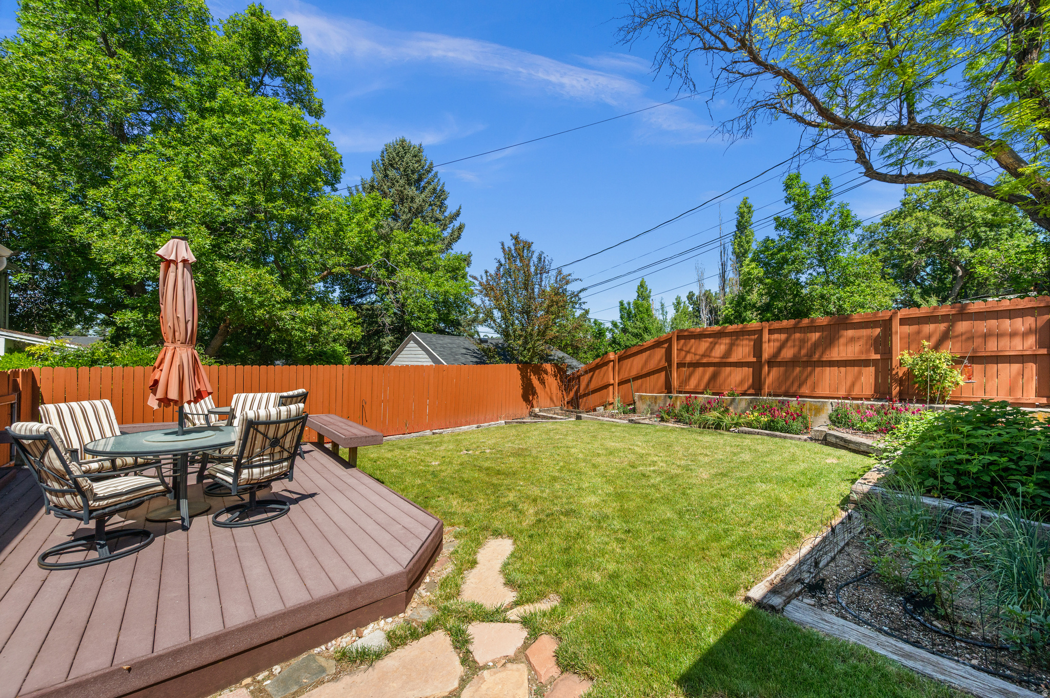 LAURELHURST - Residential