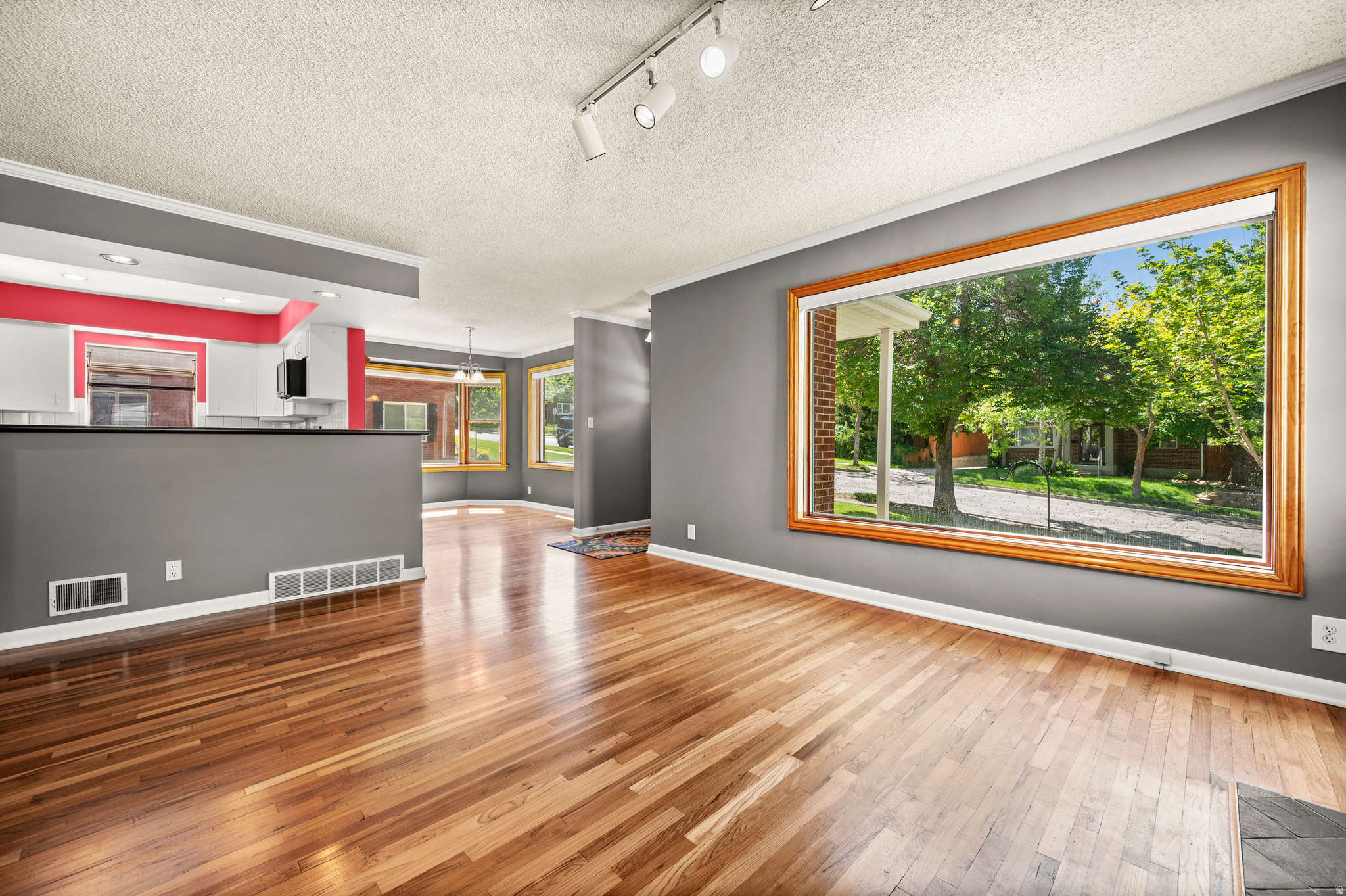 LAURELHURST - Residential