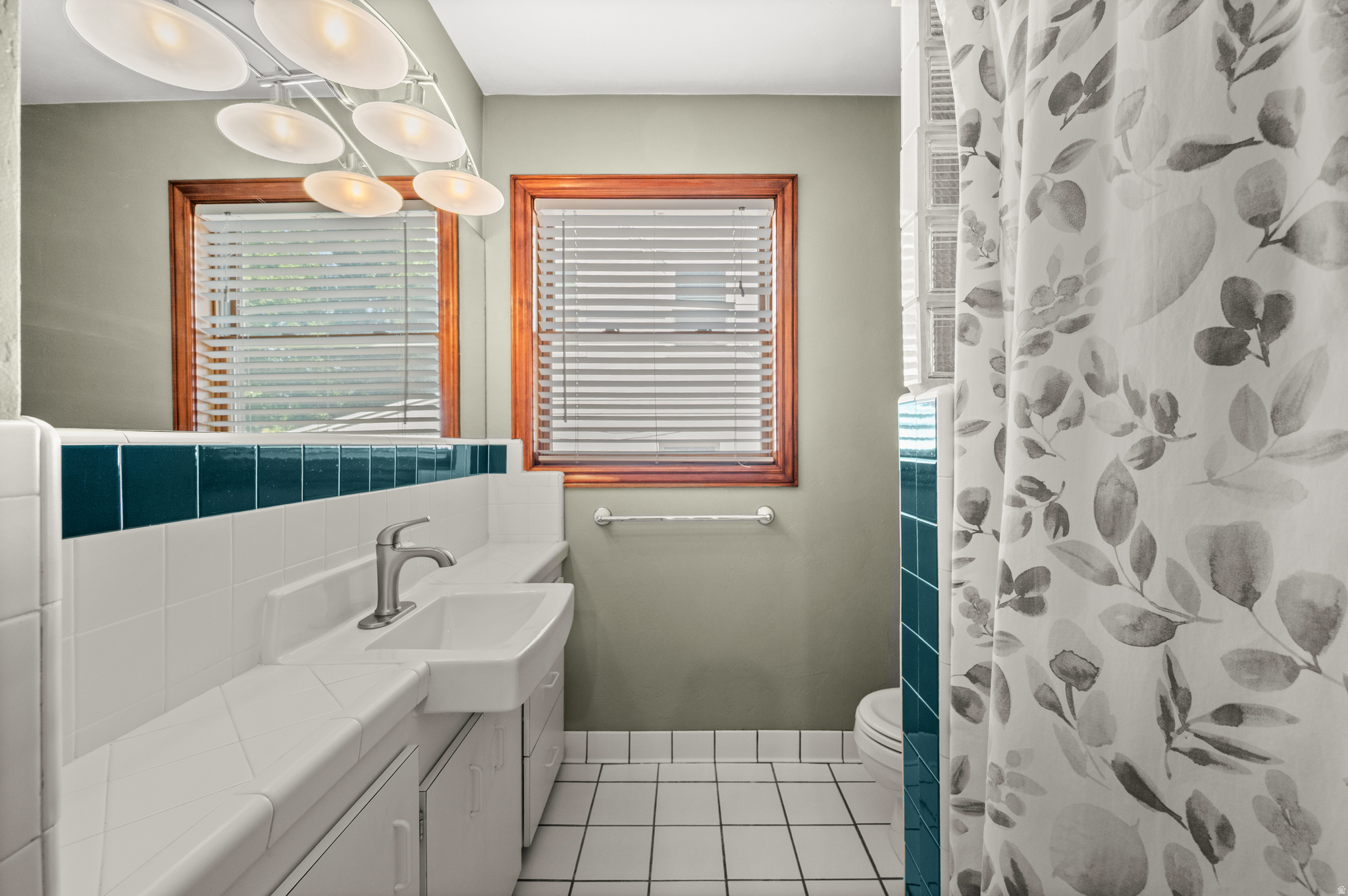 LAURELHURST - Residential