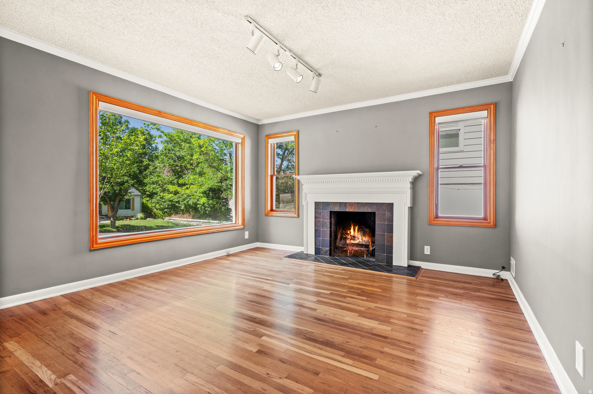 LAURELHURST - Residential