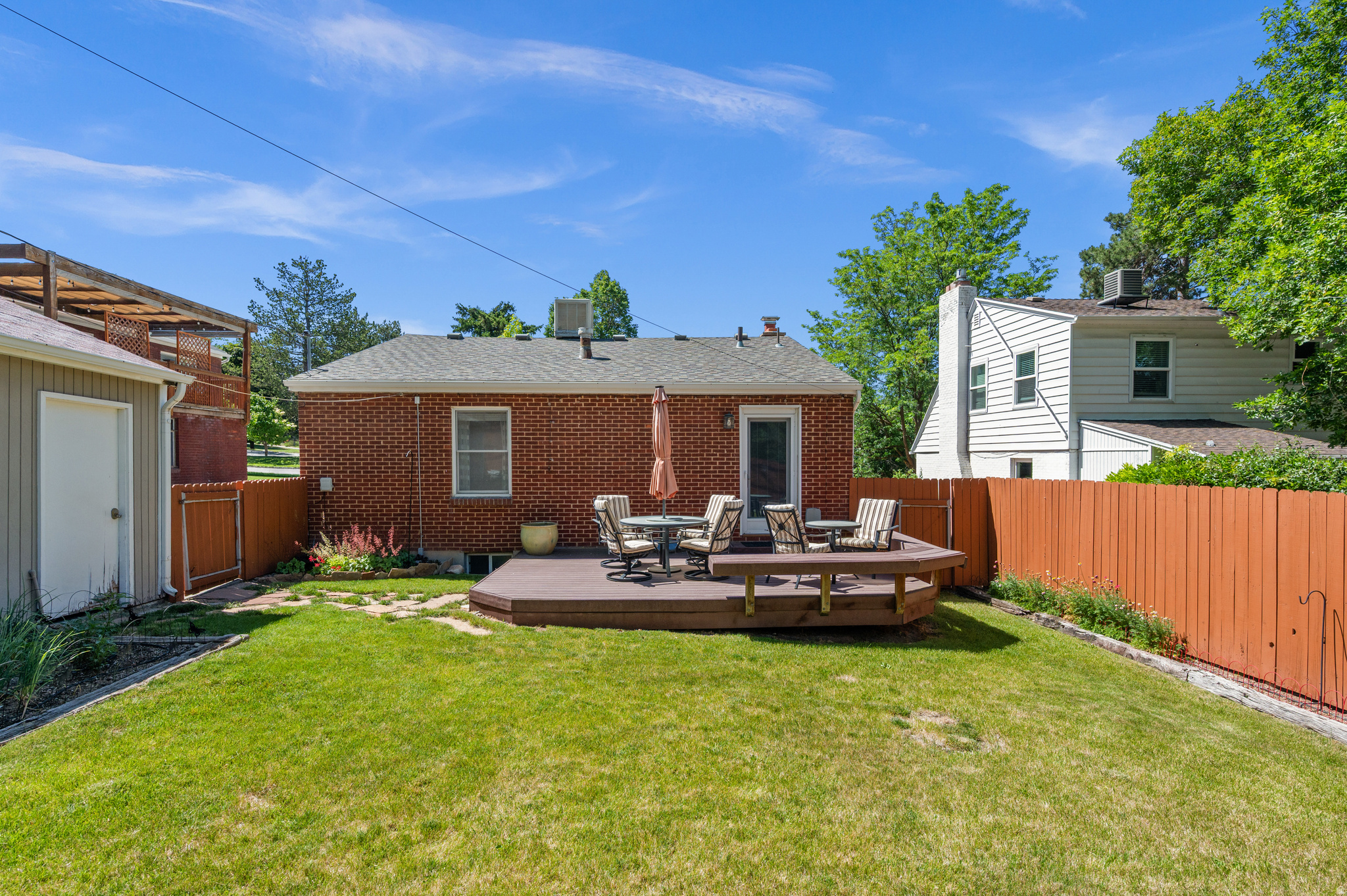 LAURELHURST - Residential