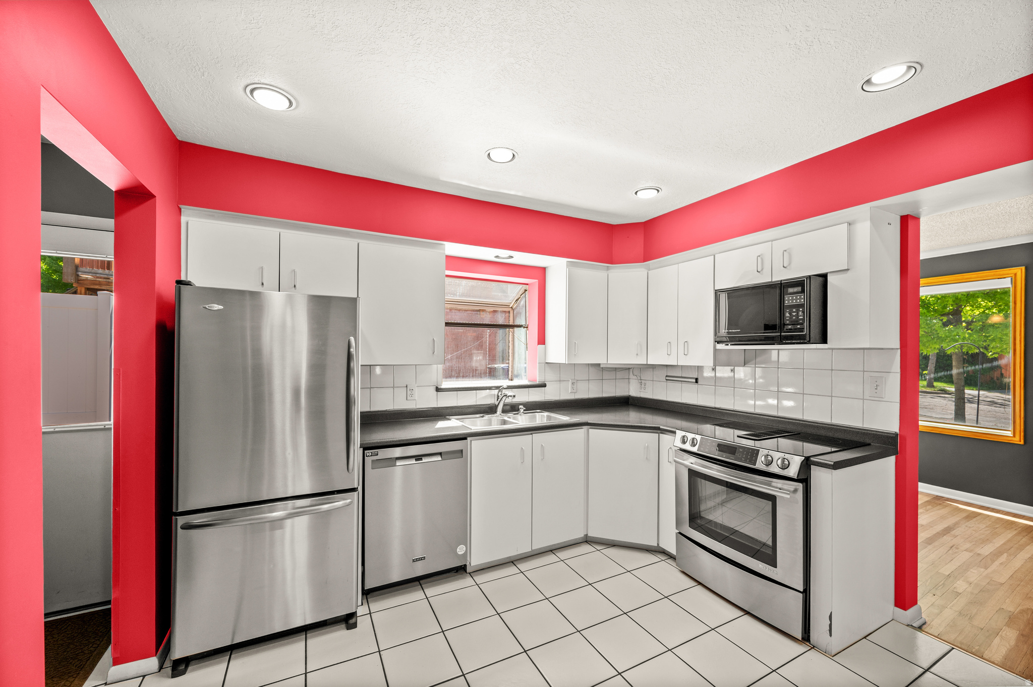 LAURELHURST - Residential