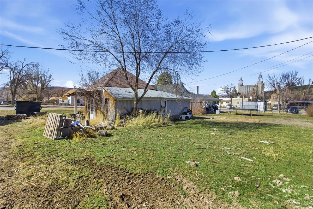 YOUNG PROPERTY - Residential