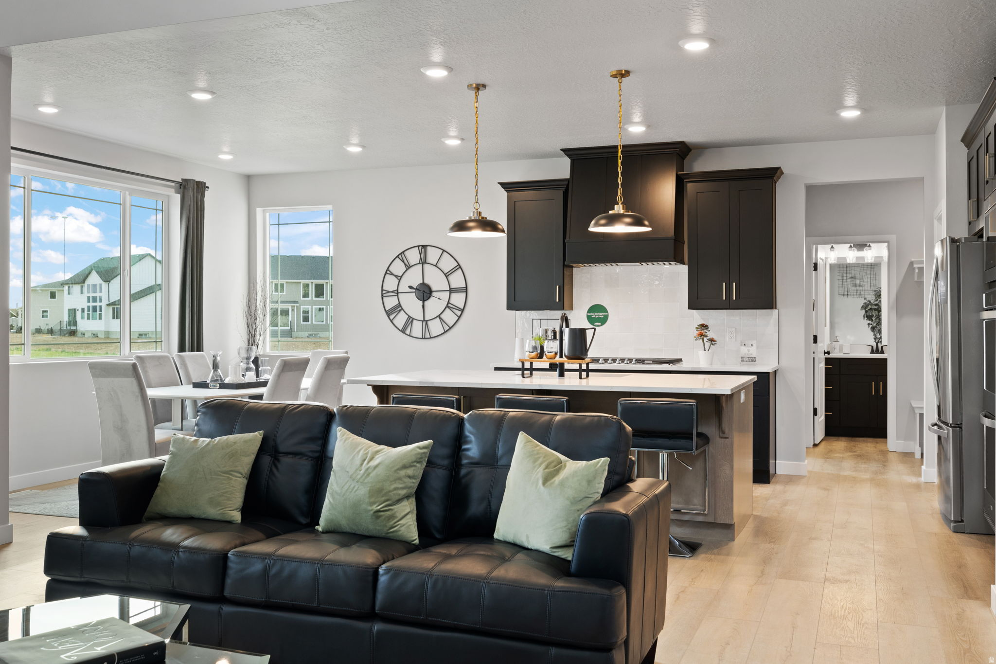 NORTH LAKE MEADOWS - Residential