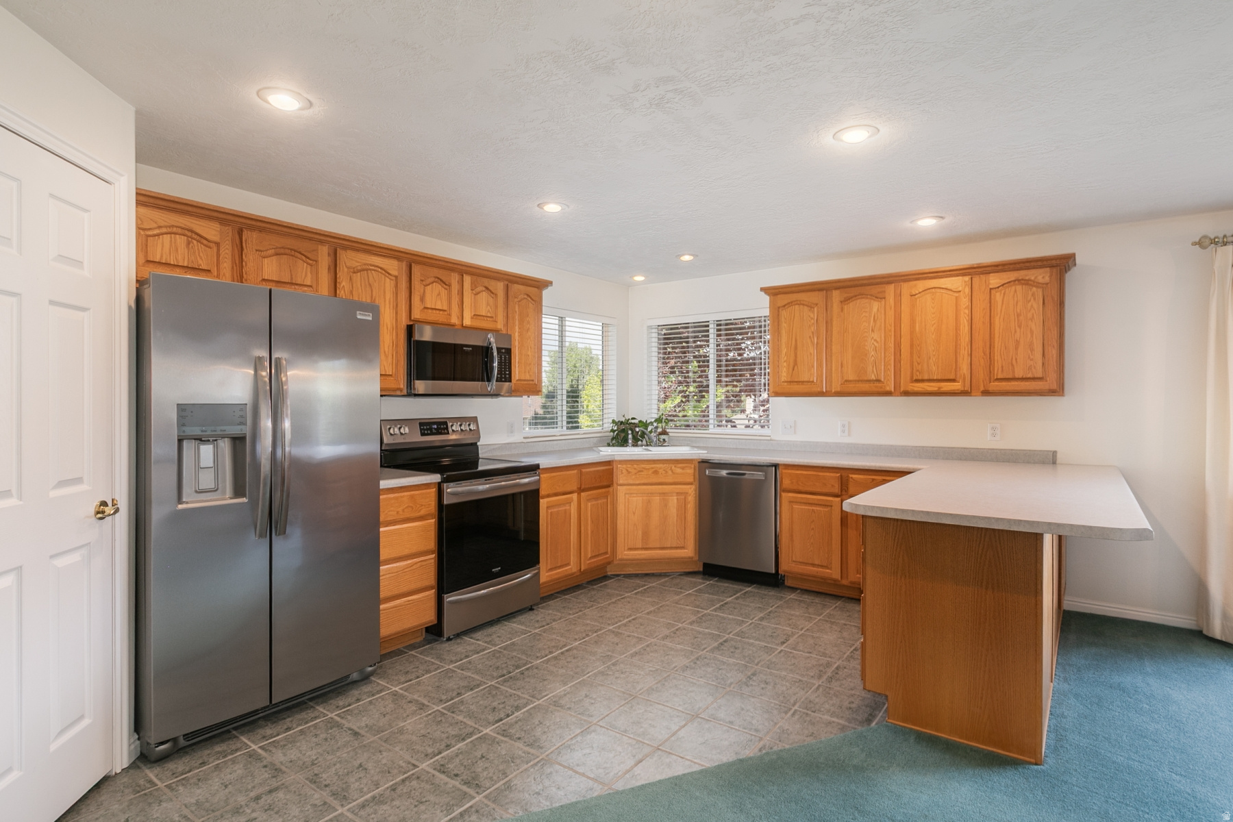 SOUTHRIDGE - Residential