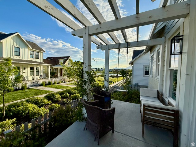 DAYBREAK - Residential