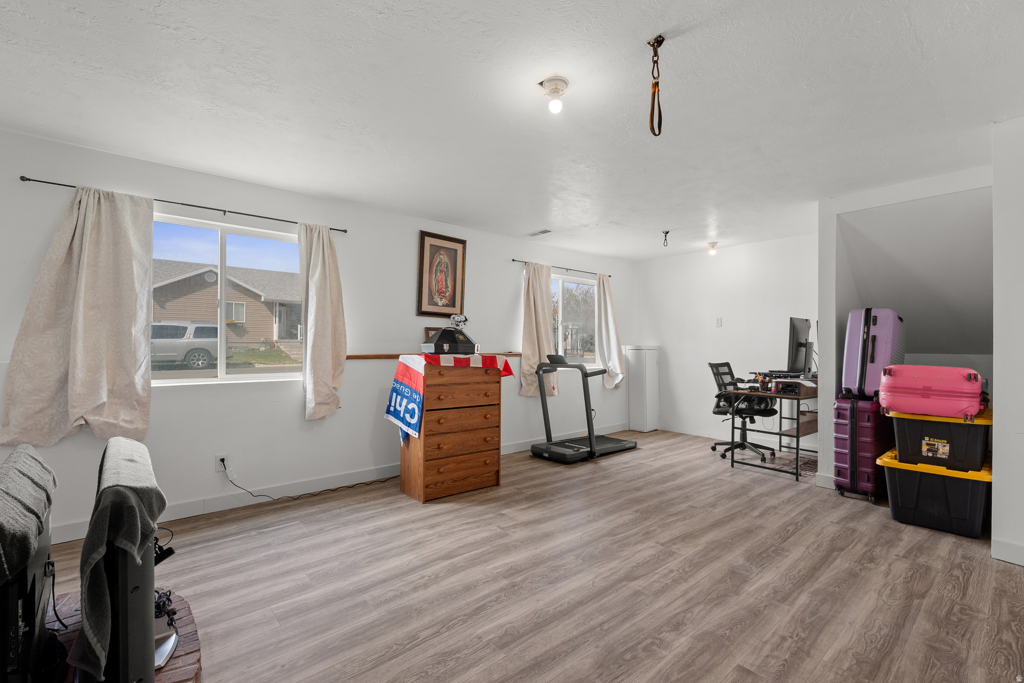 MOUNTAIN VIEW - Residential