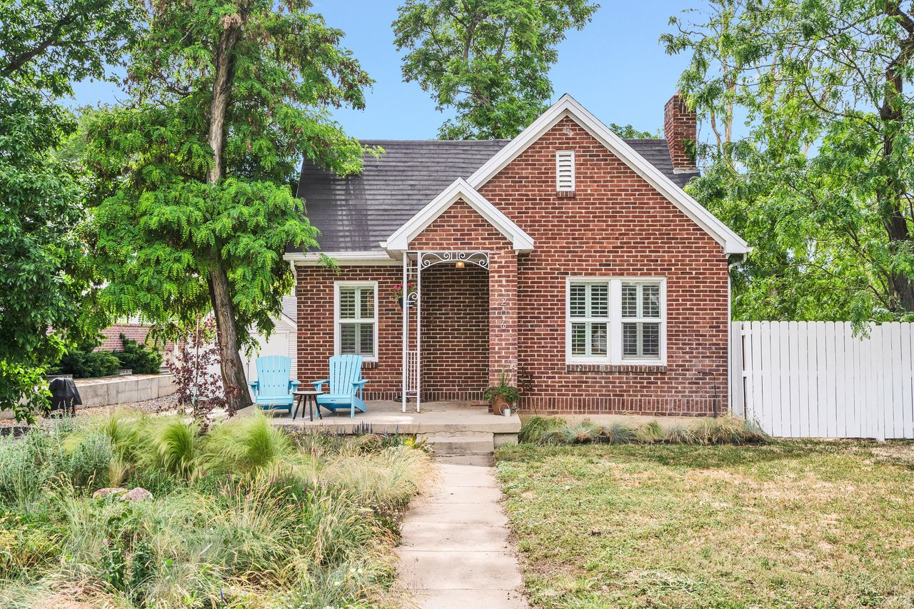 Charming Bungalow Style Home in Historic Bountiful. Nicely located on wide street and across the street from Fireman's Park. Within a few blocks walking you can be shopping, enjoying local dining venues, visiting art gallery, museums, bank, library, great ice cream, public bus route and so much more.  Enjoy mountain views and the Bountiful Downtown feel.  Home has been lovingly cared for and upgraded.  Stroll on by and see how you can make this your peaceful new home.  All appliances are included. Seller relocating out of state.