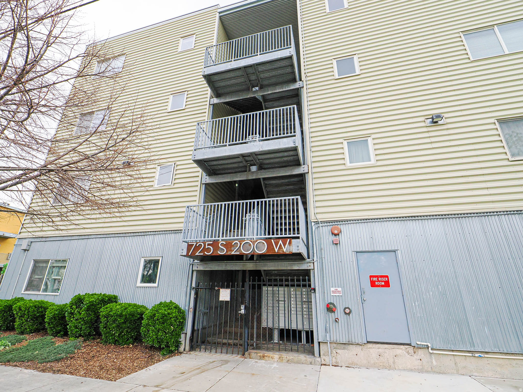 ANGELINAS CORNER - Residential