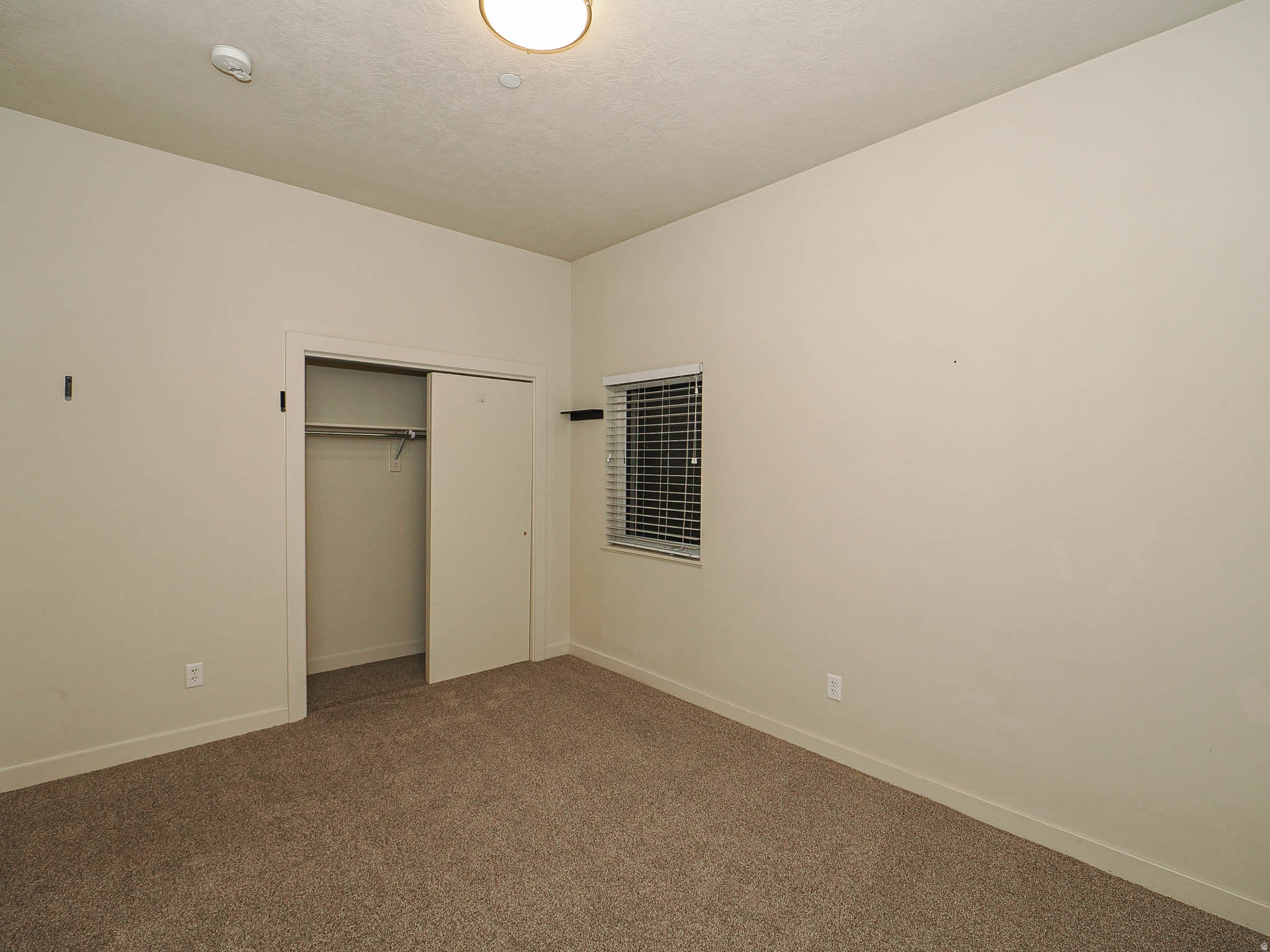 ANGELINAS CORNER - Residential
