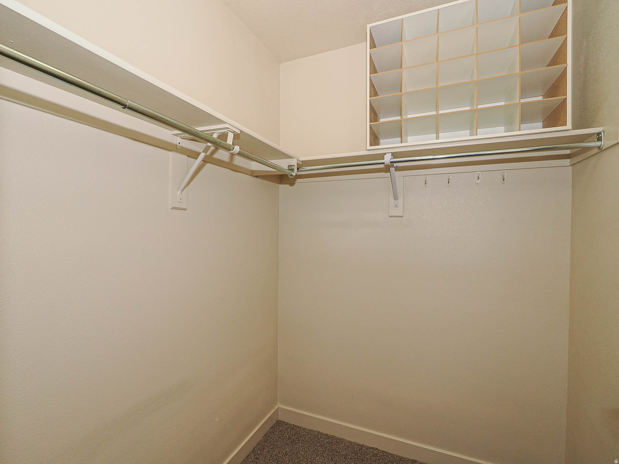 ANGELINAS CORNER - Residential