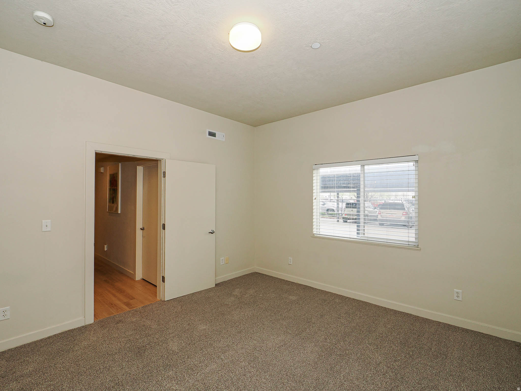 ANGELINAS CORNER - Residential