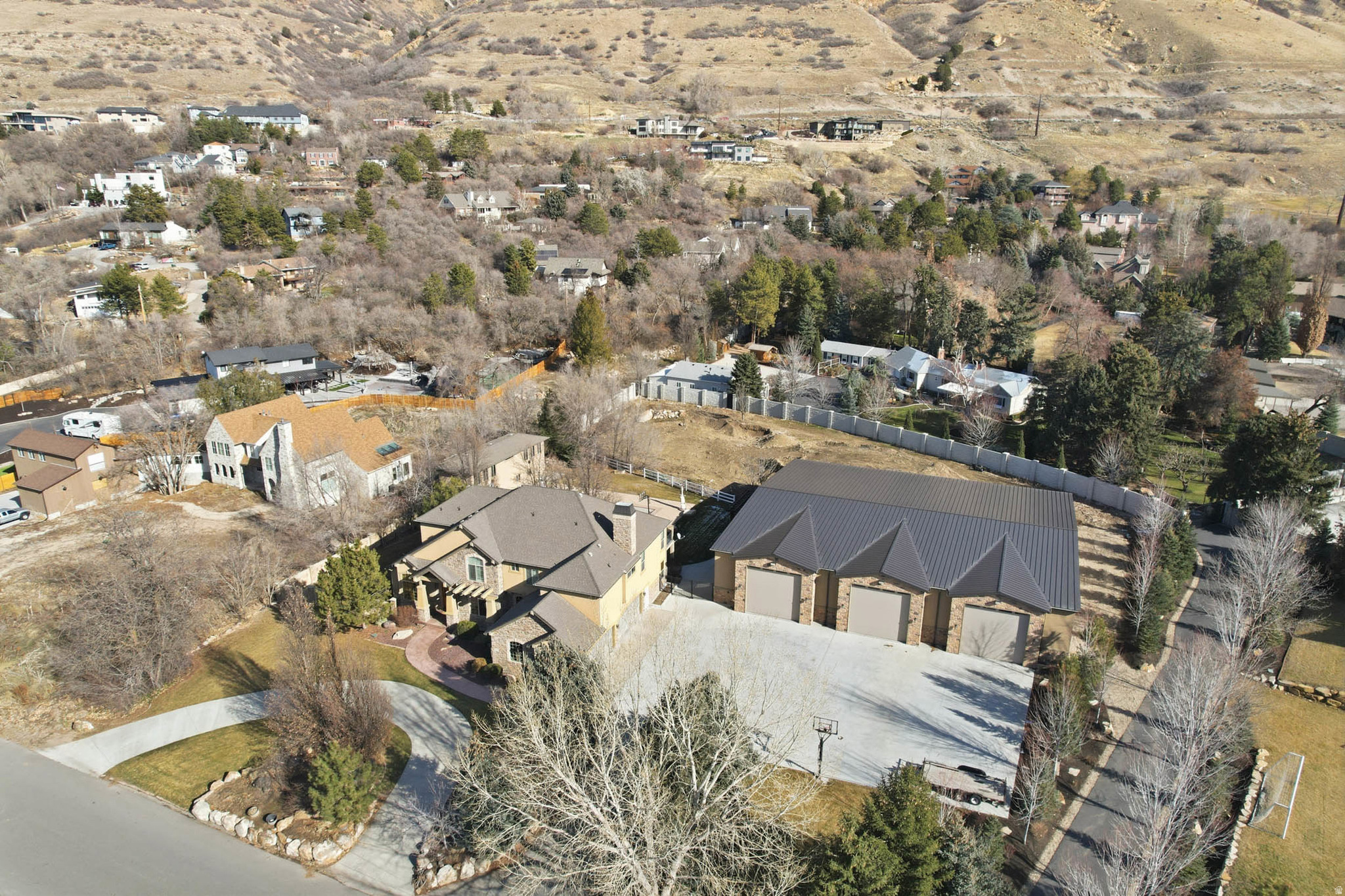 TOLCATE WOODS - Residential