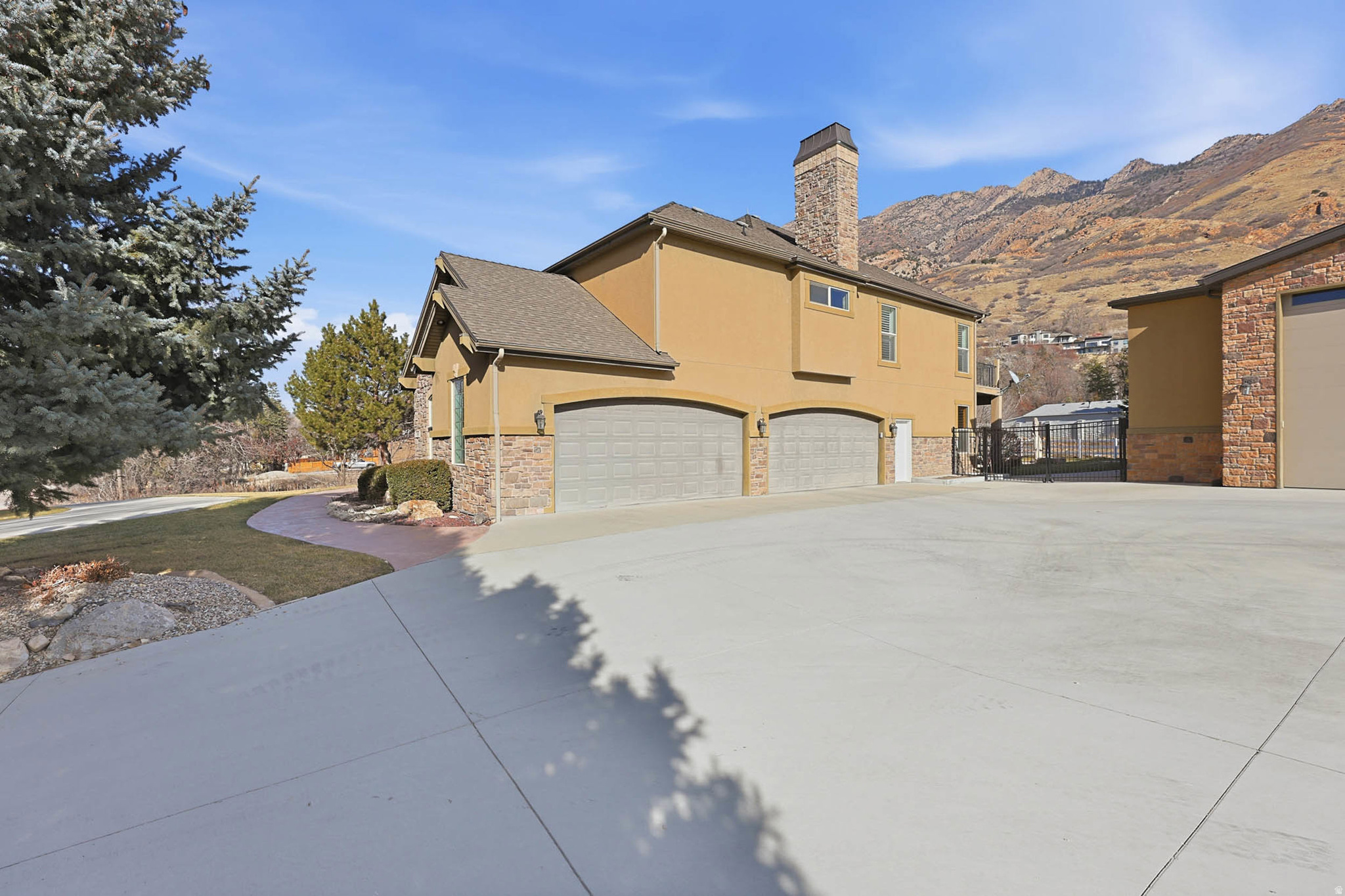 TOLCATE WOODS - Residential