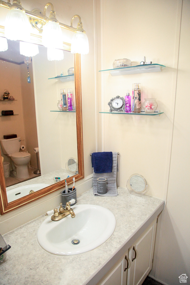 PALATIAL LIVING - Residential