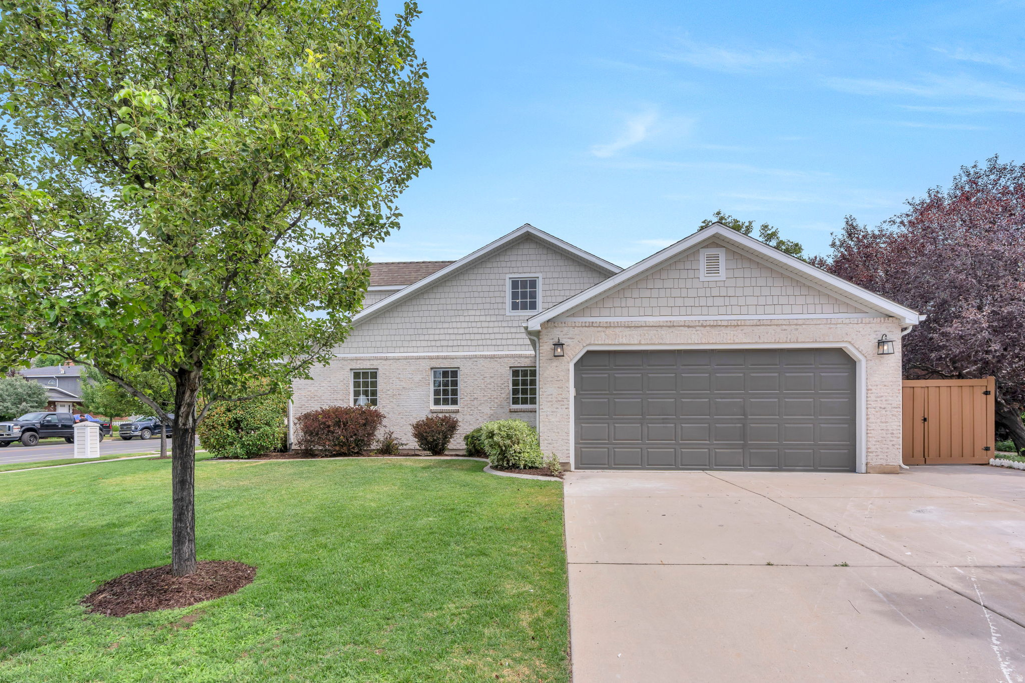 BRENTON WOODS - Residential