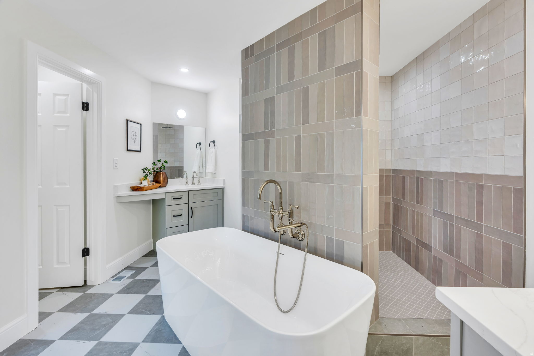 BRENTON WOODS - Residential