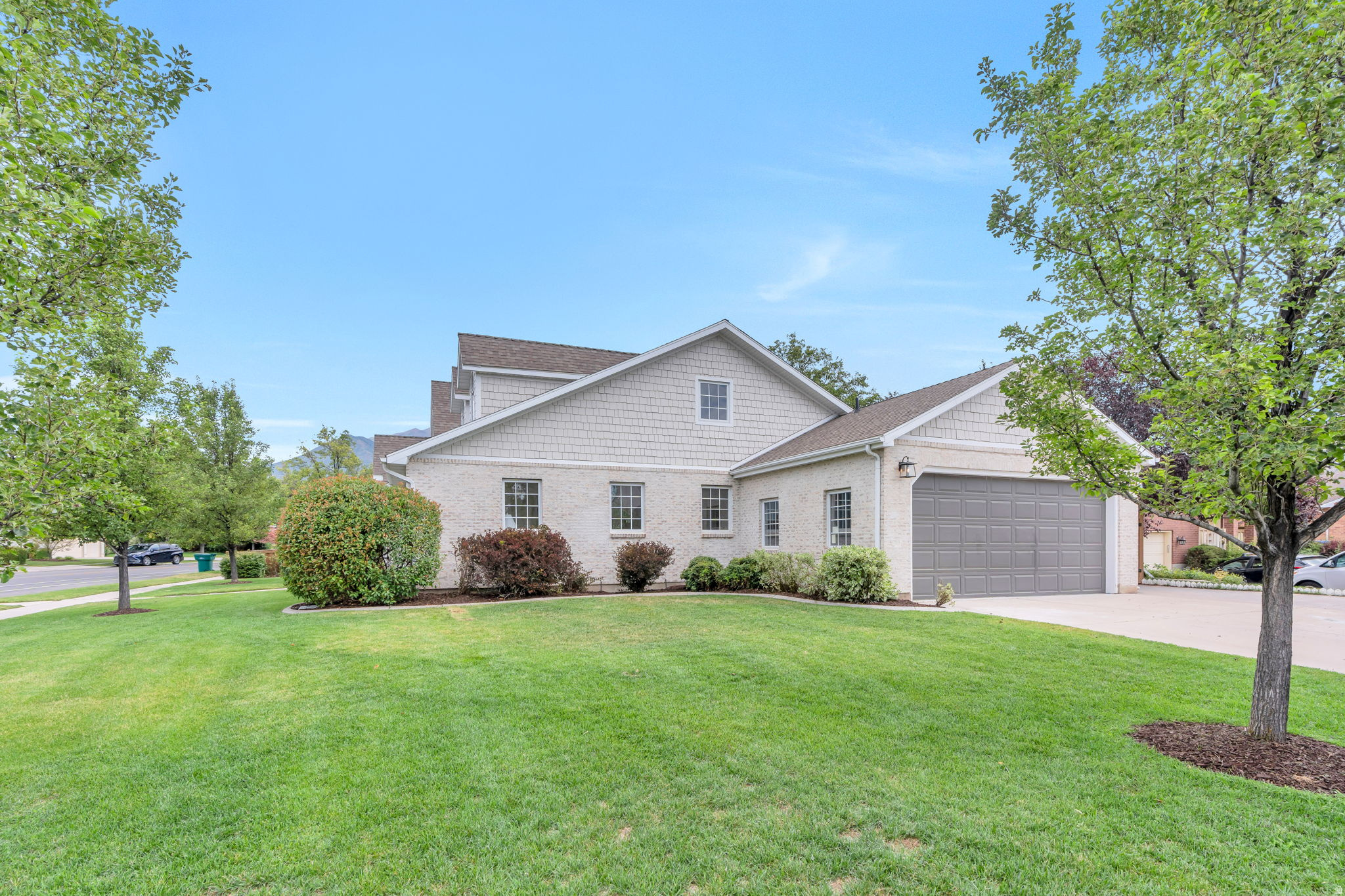 BRENTON WOODS - Residential