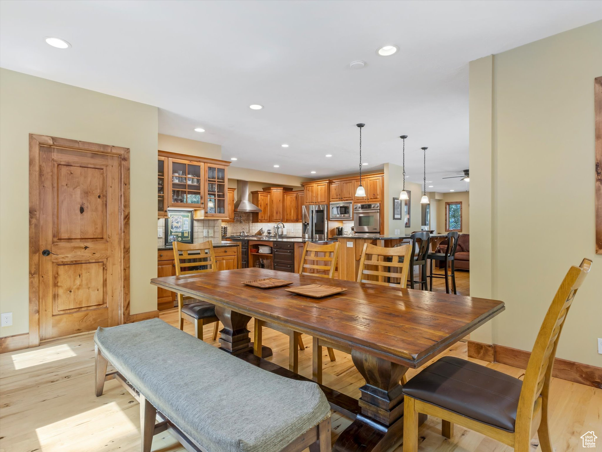 EMIGRATION PLACE - Residential
