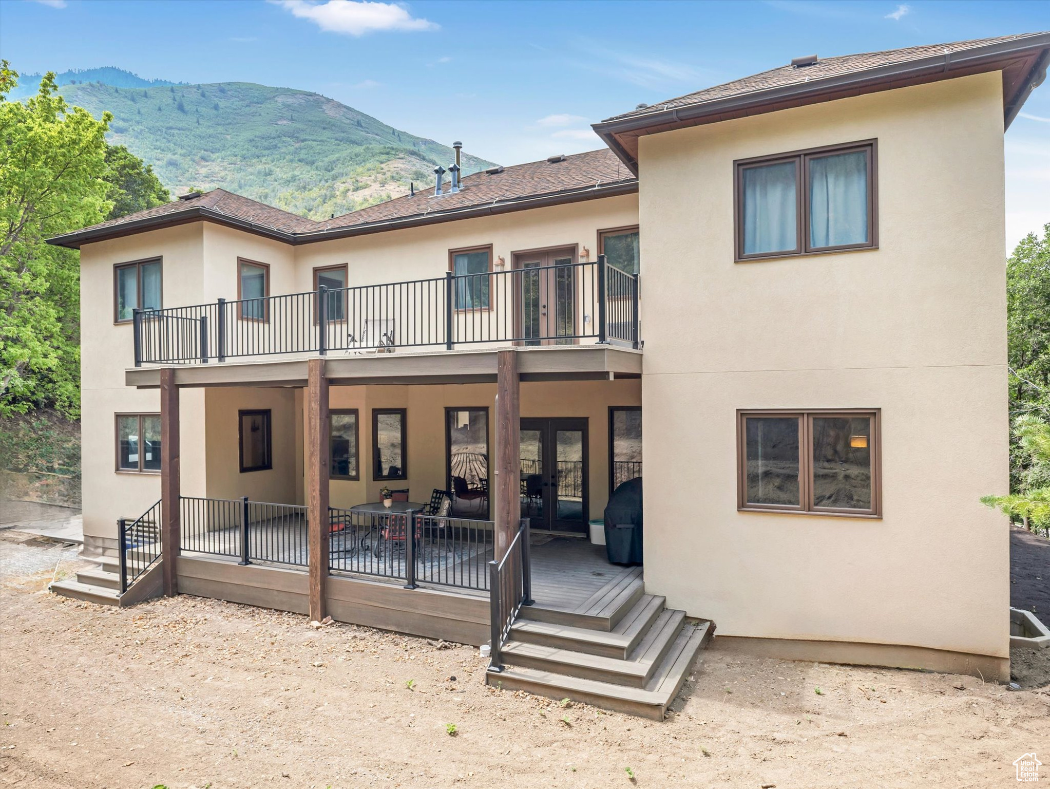 EMIGRATION PLACE - Residential