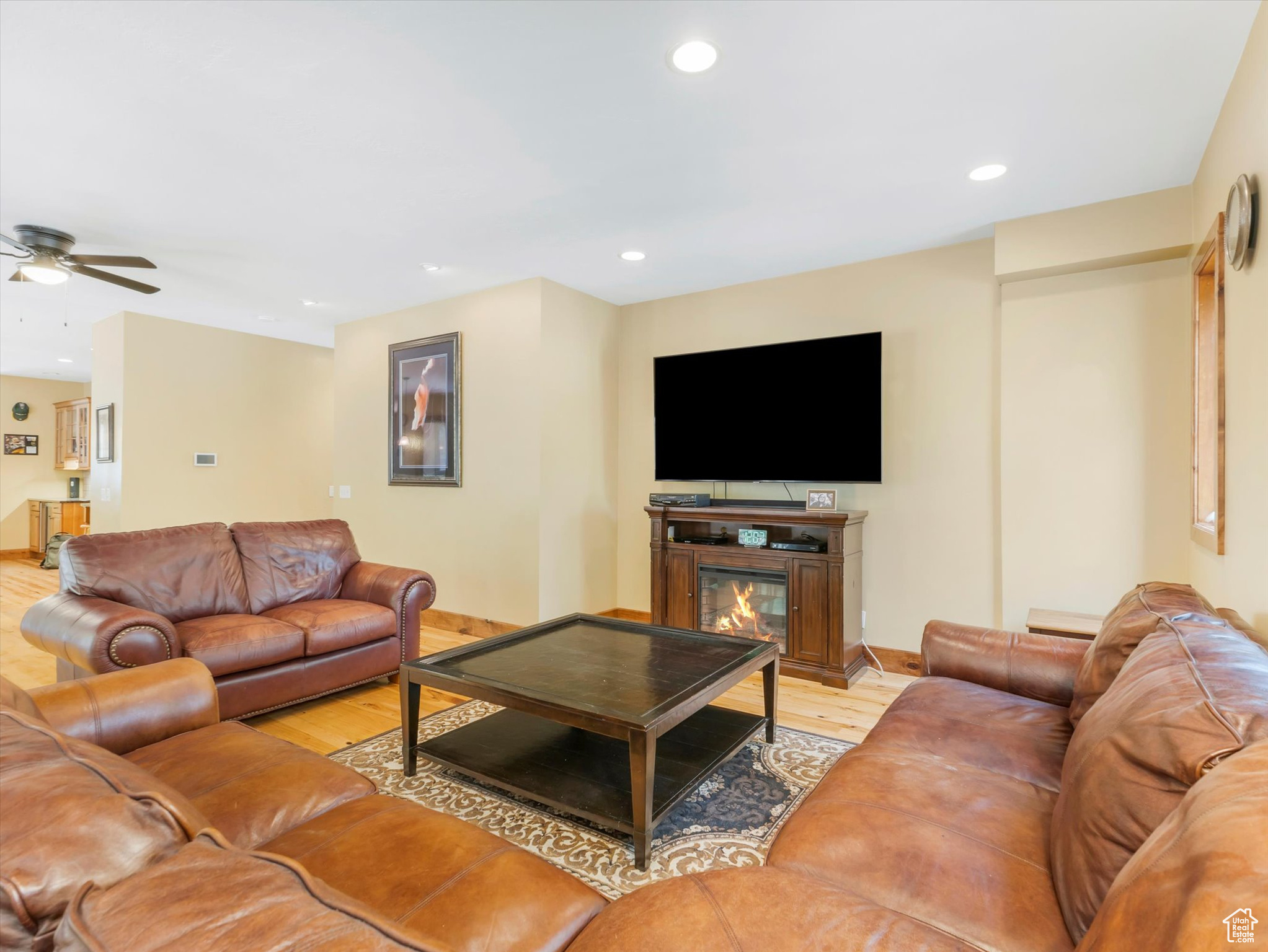 EMIGRATION PLACE - Residential