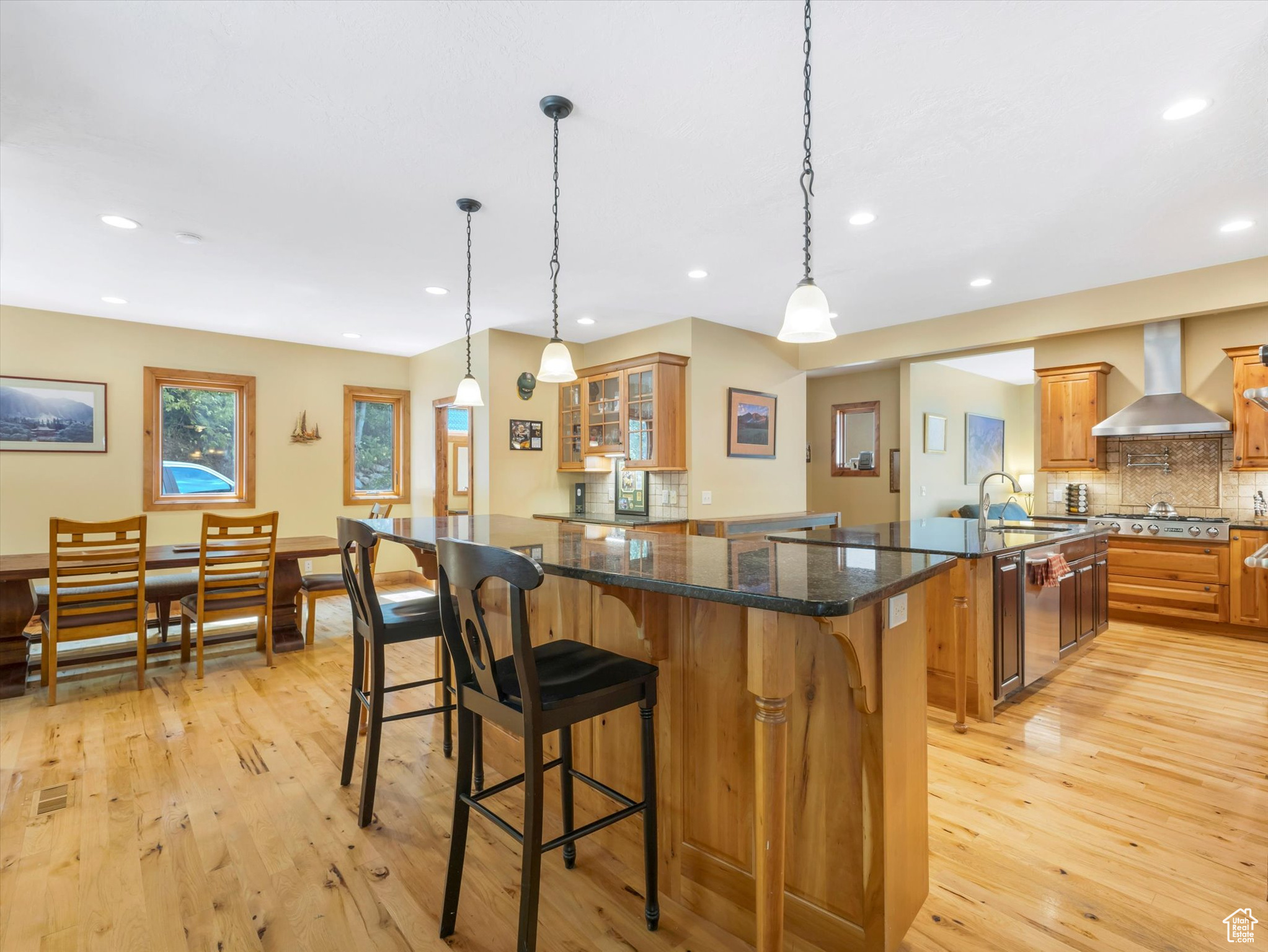 EMIGRATION PLACE - Residential