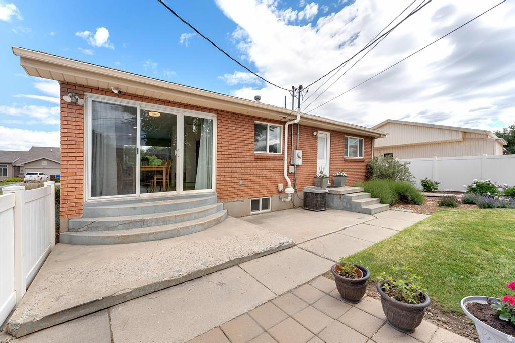 TWIN PEAKS CIRCLE - Residential