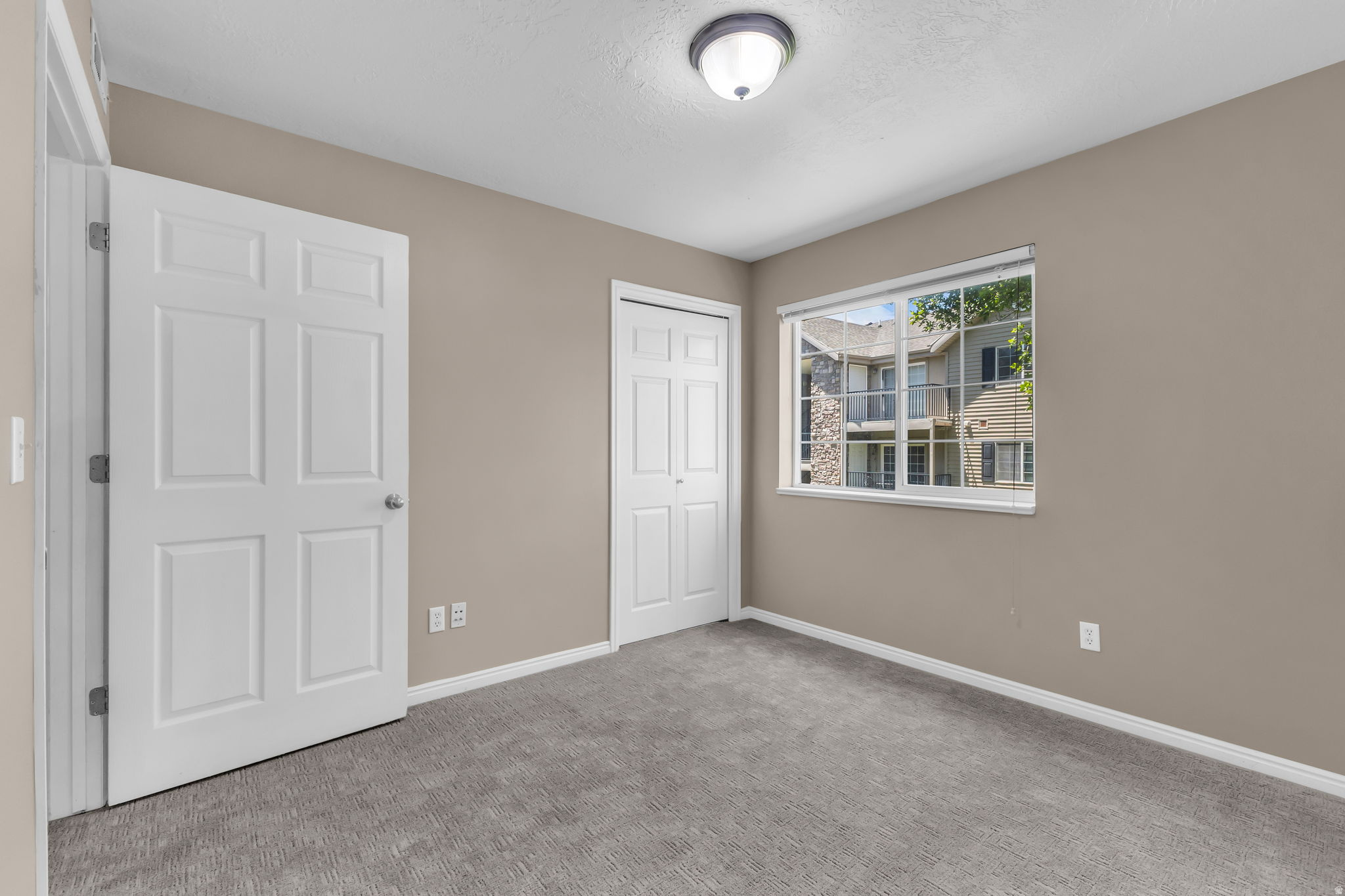 WESTBURY - Residential