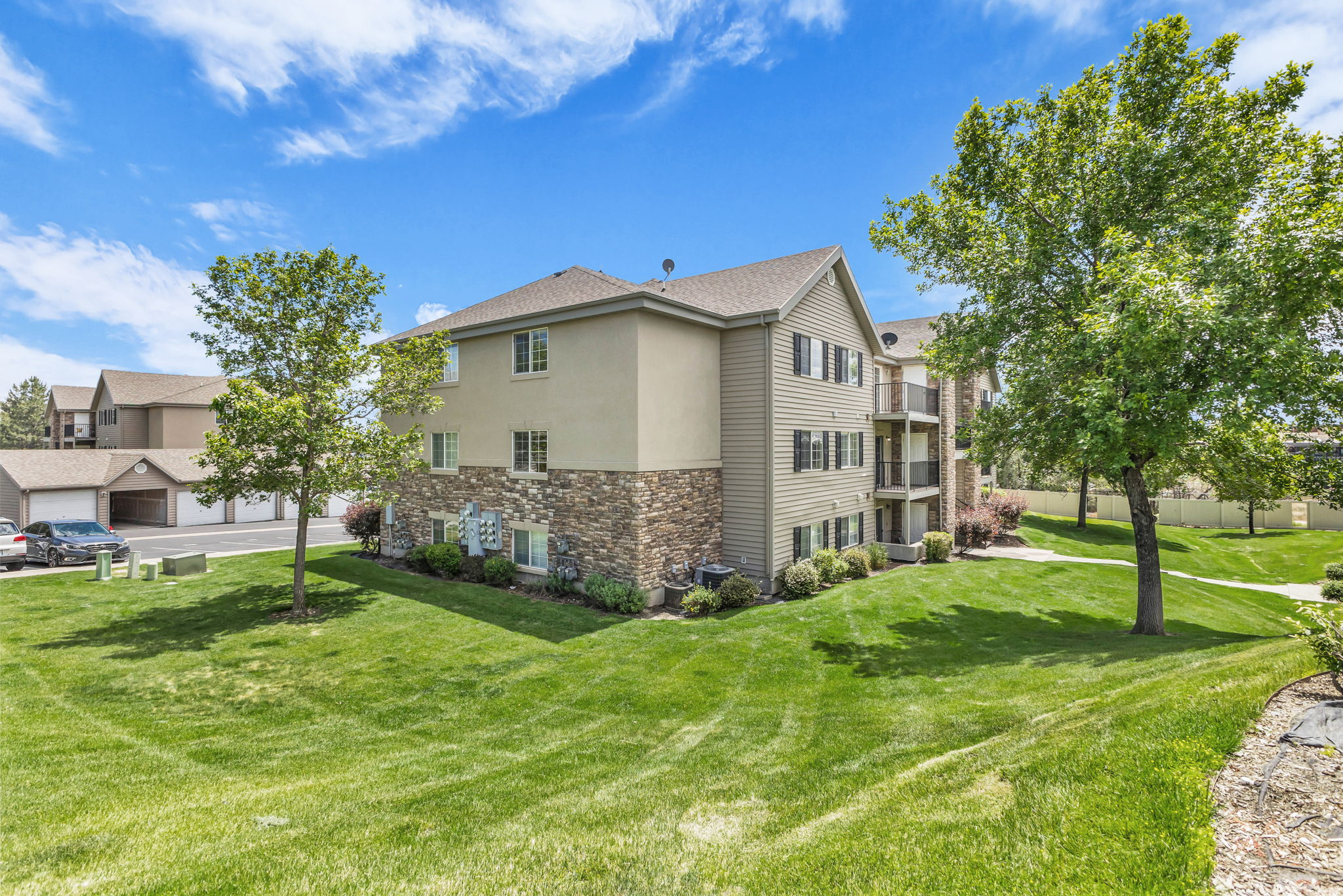 WESTBURY - Residential