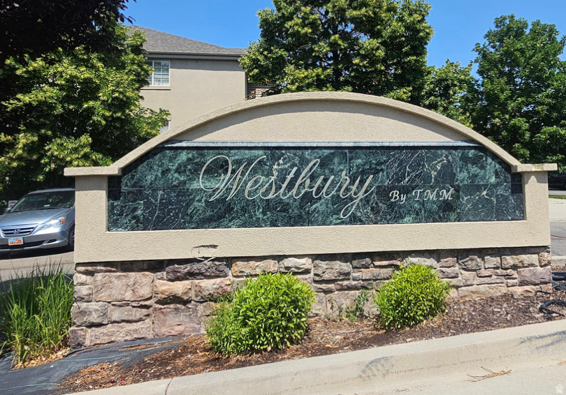 WESTBURY - Residential