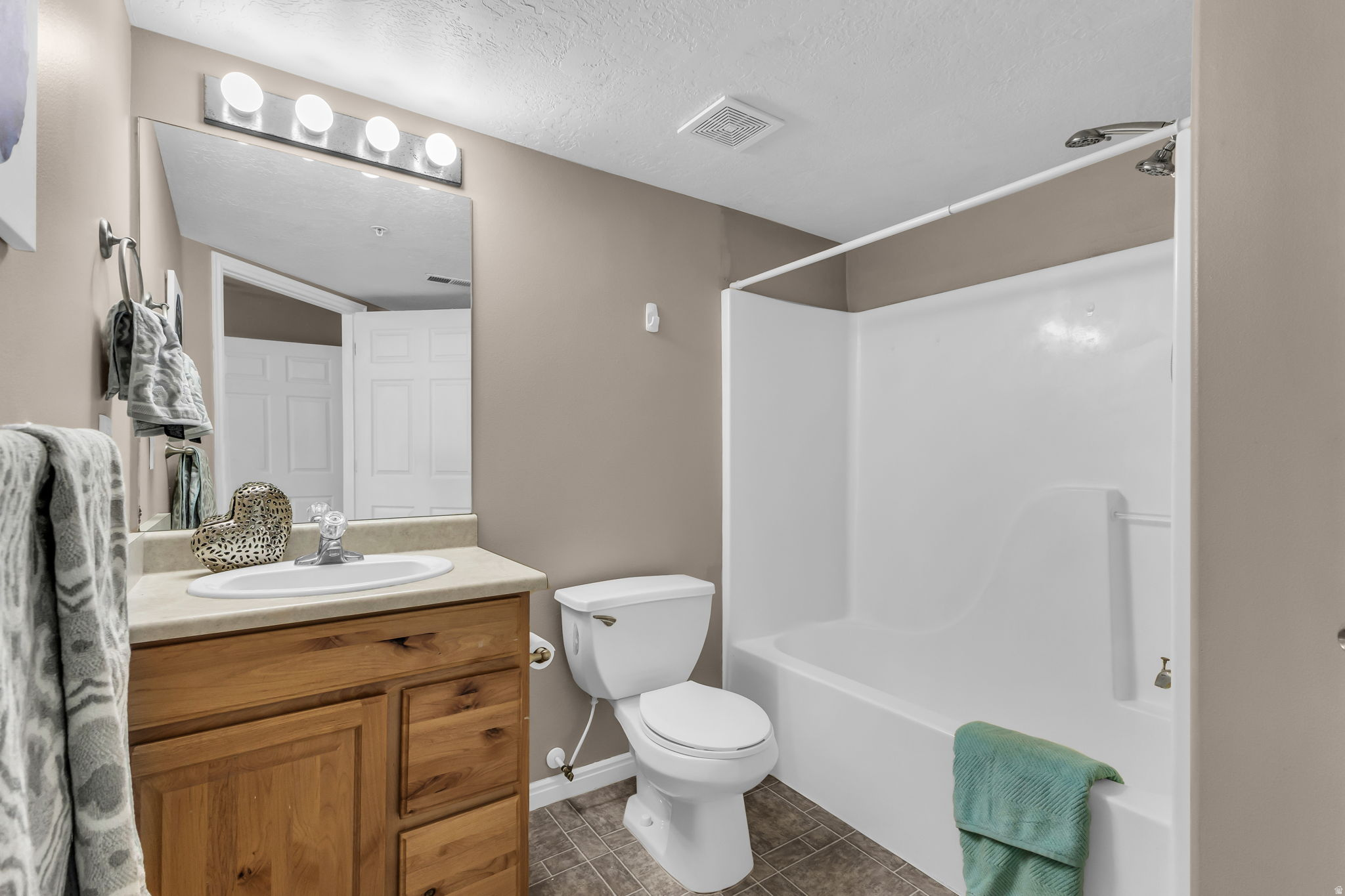 WESTBURY - Residential
