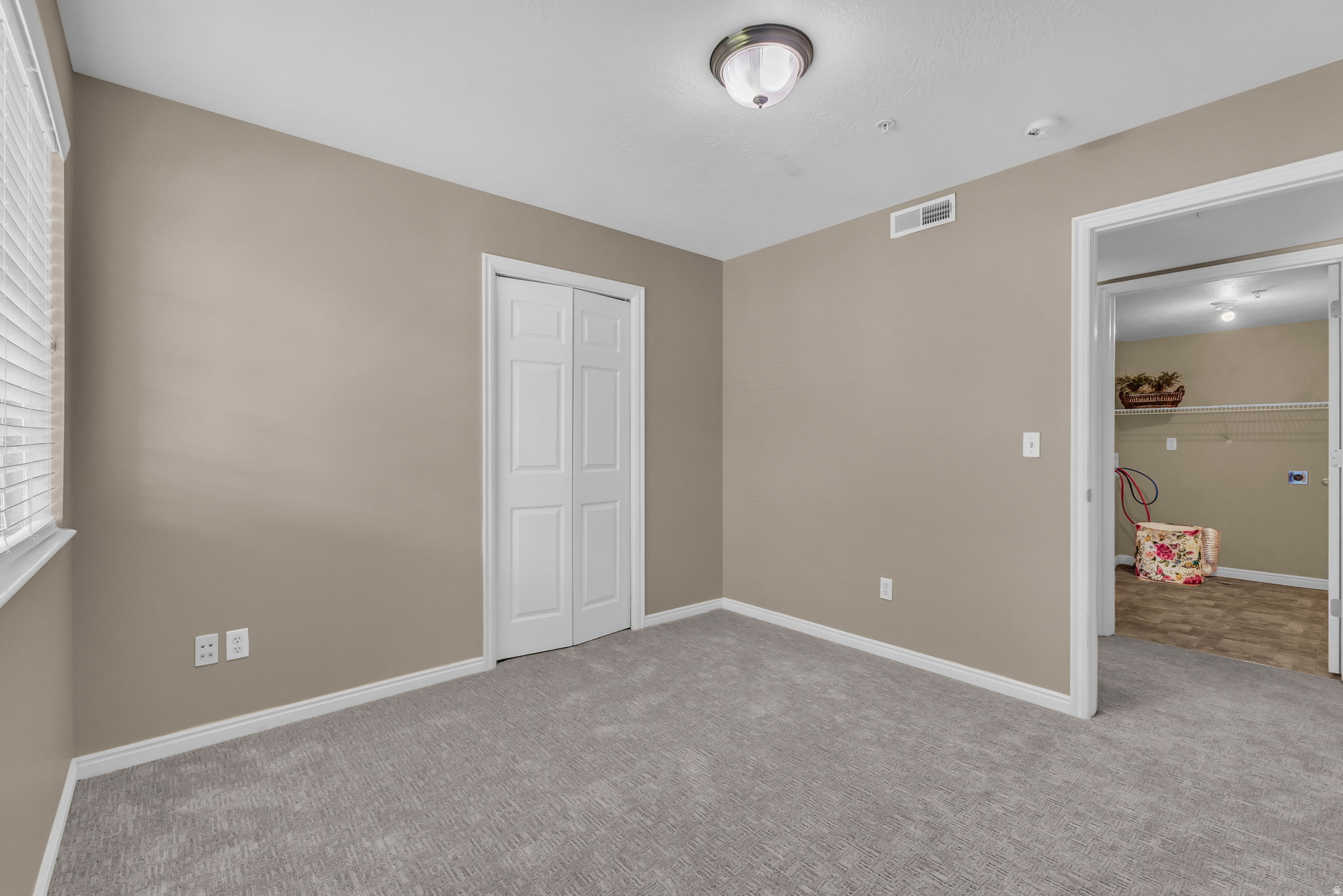 WESTBURY - Residential