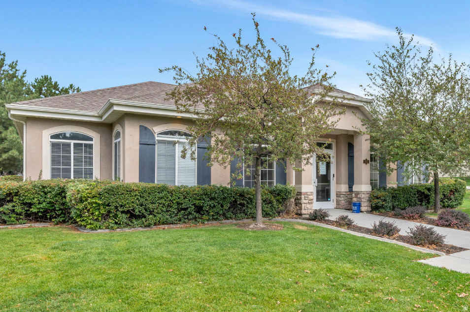WESTBURY - Residential