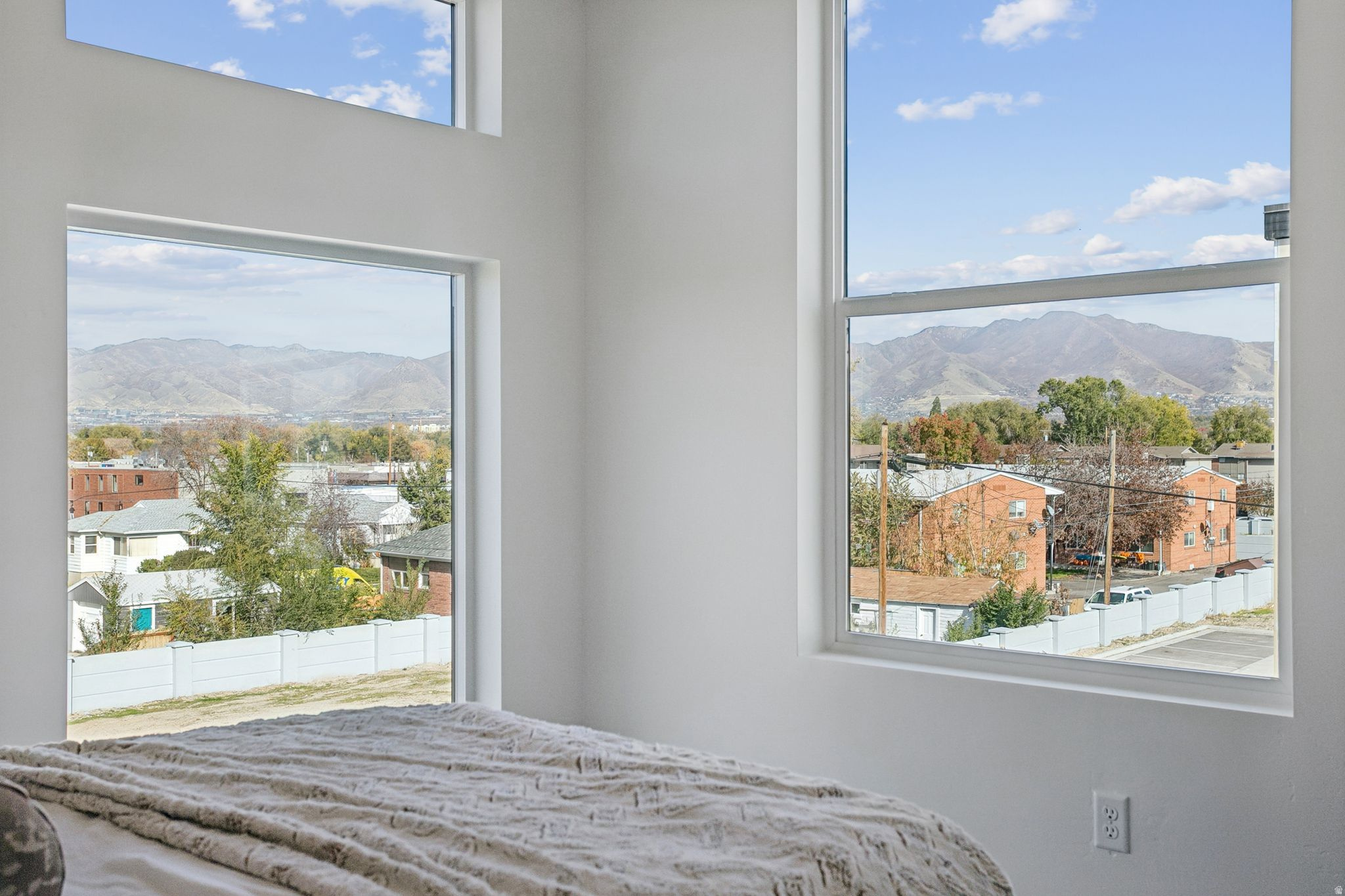 300 LOFTS - Residential