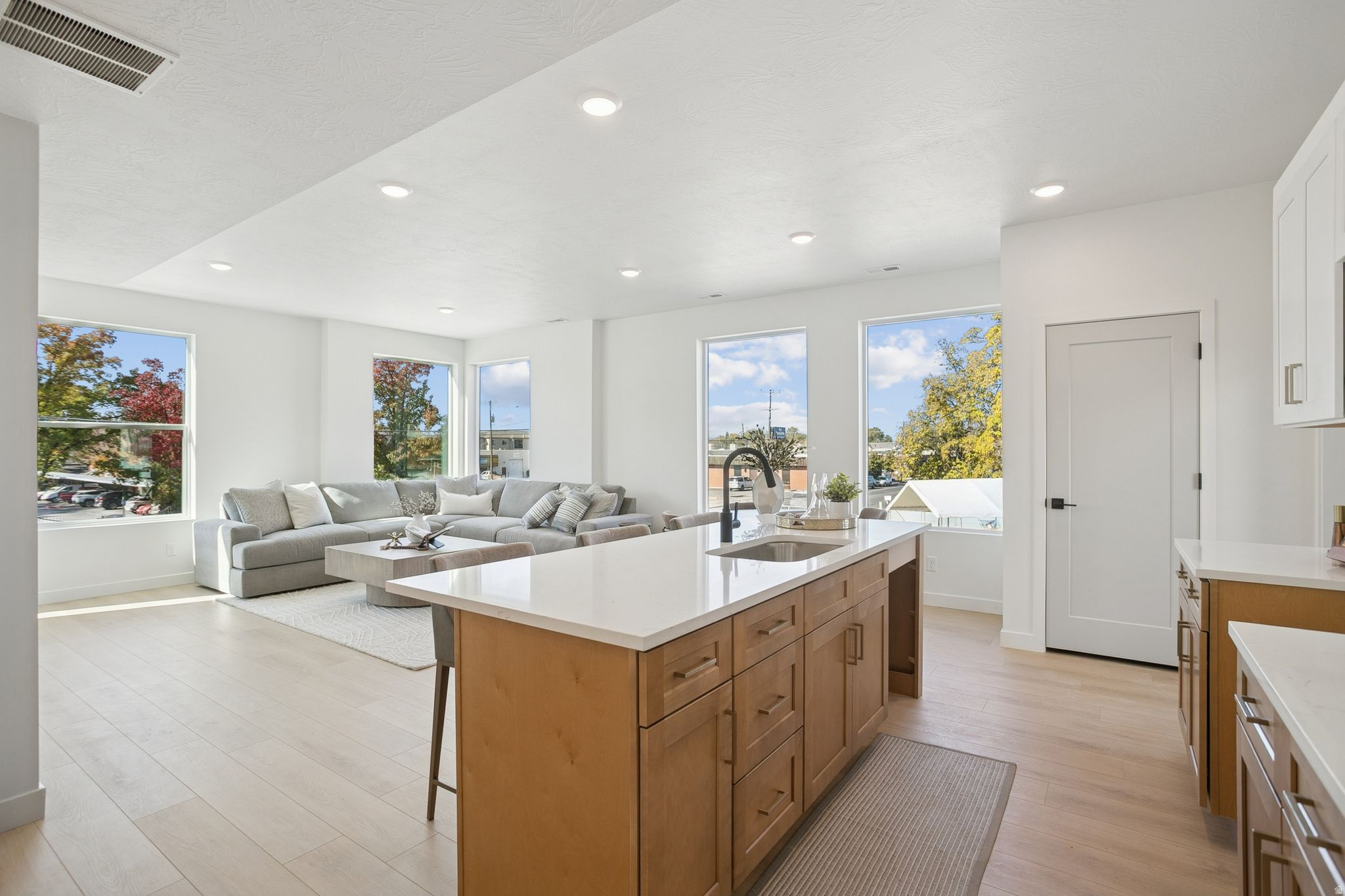 300 LOFTS - Residential