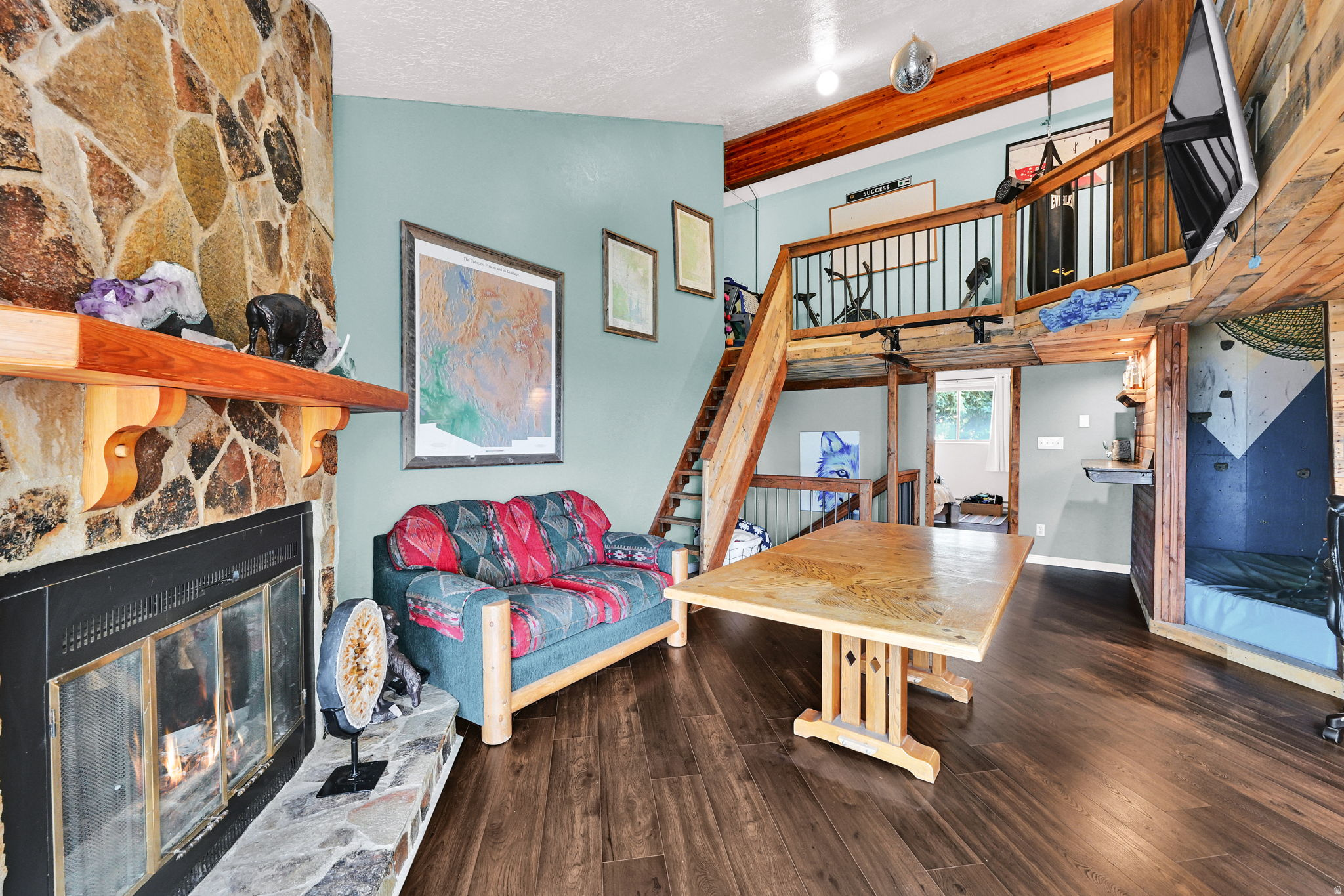 WOLF STAR - Residential
