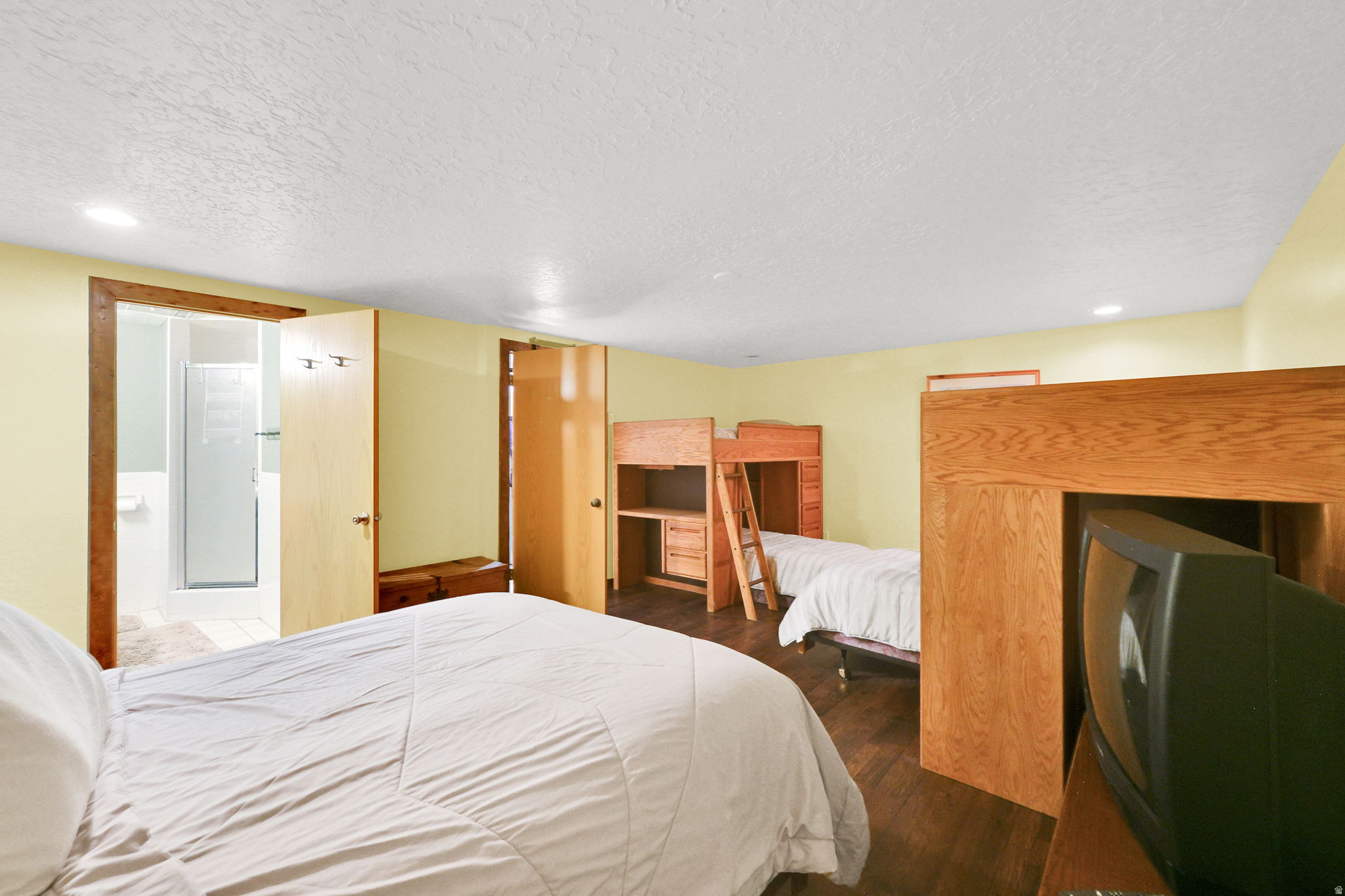 WOLF STAR - Residential