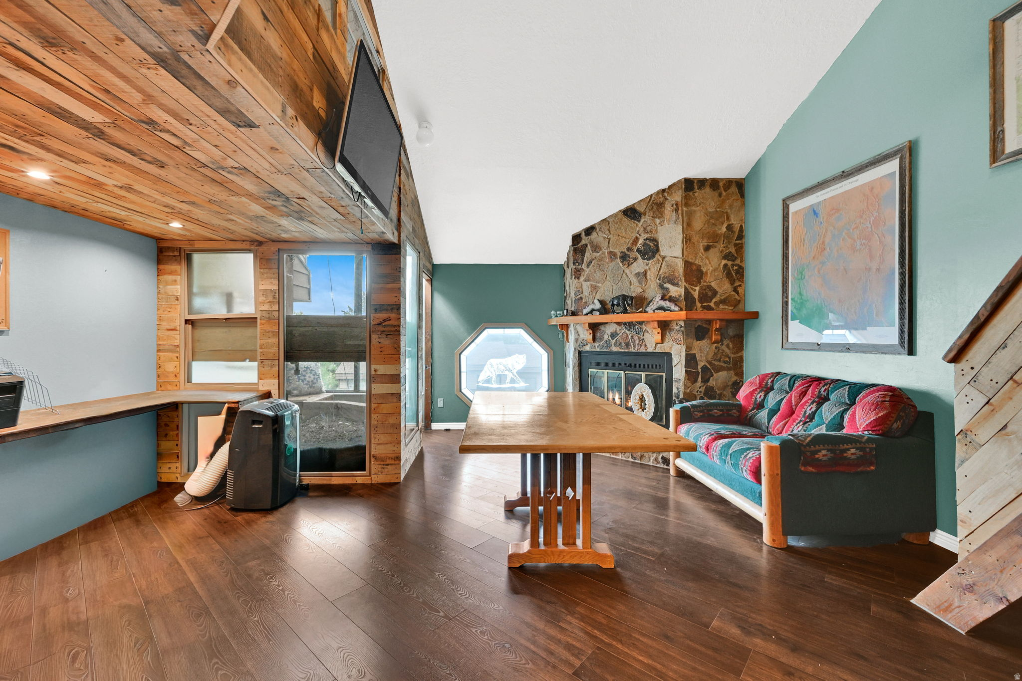 WOLF STAR - Residential