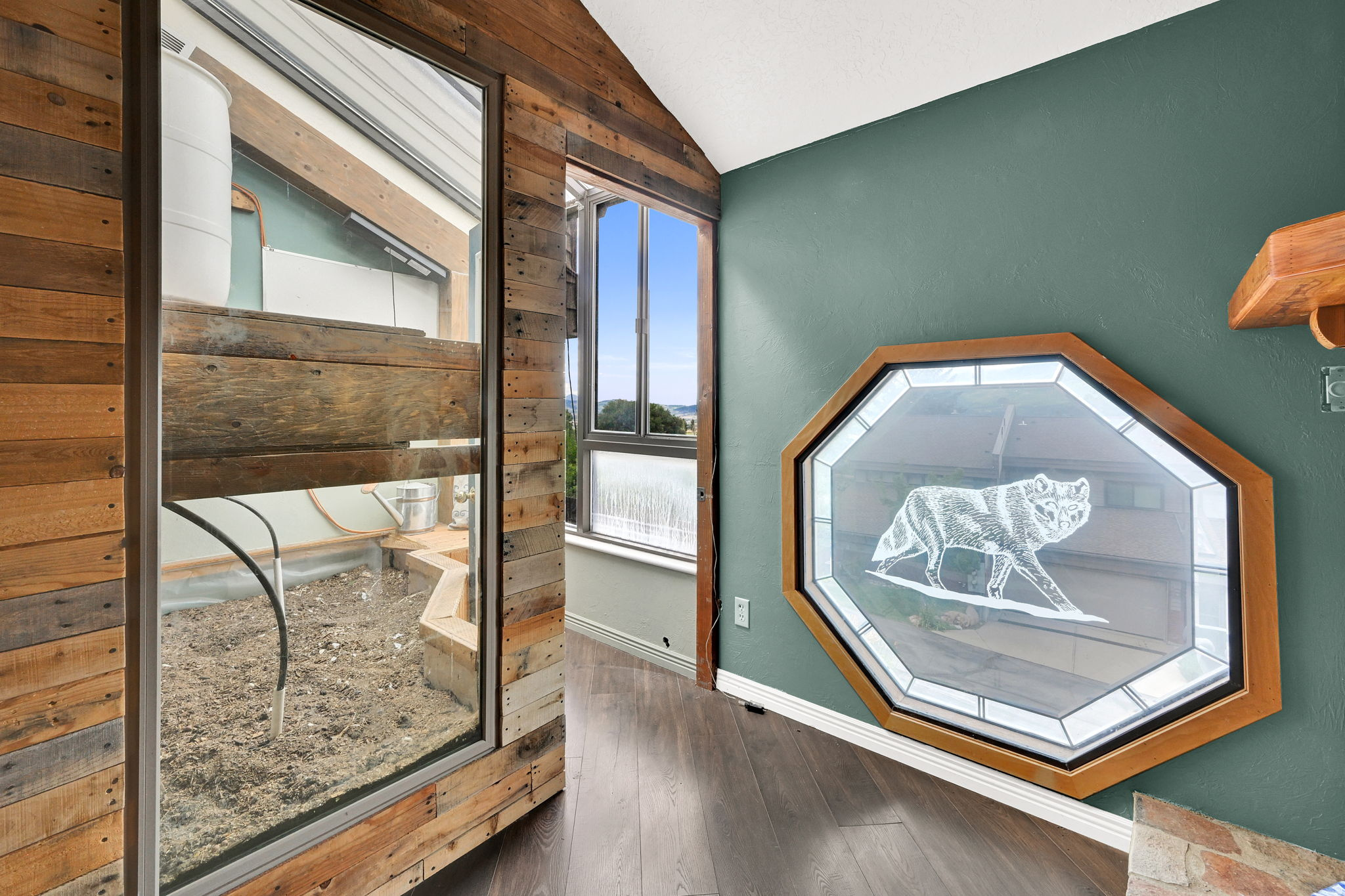 WOLF STAR - Residential