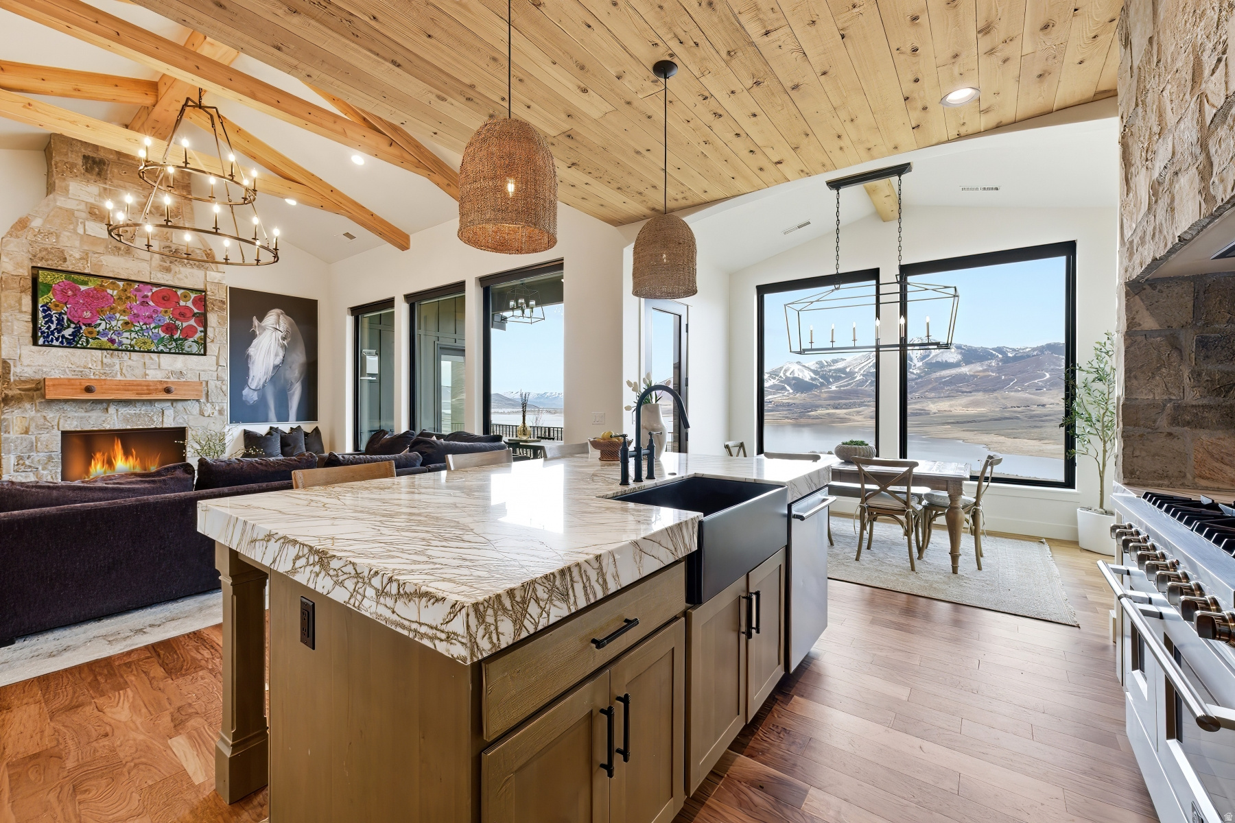 DEER MOUNTAIN RESORT - Residential
