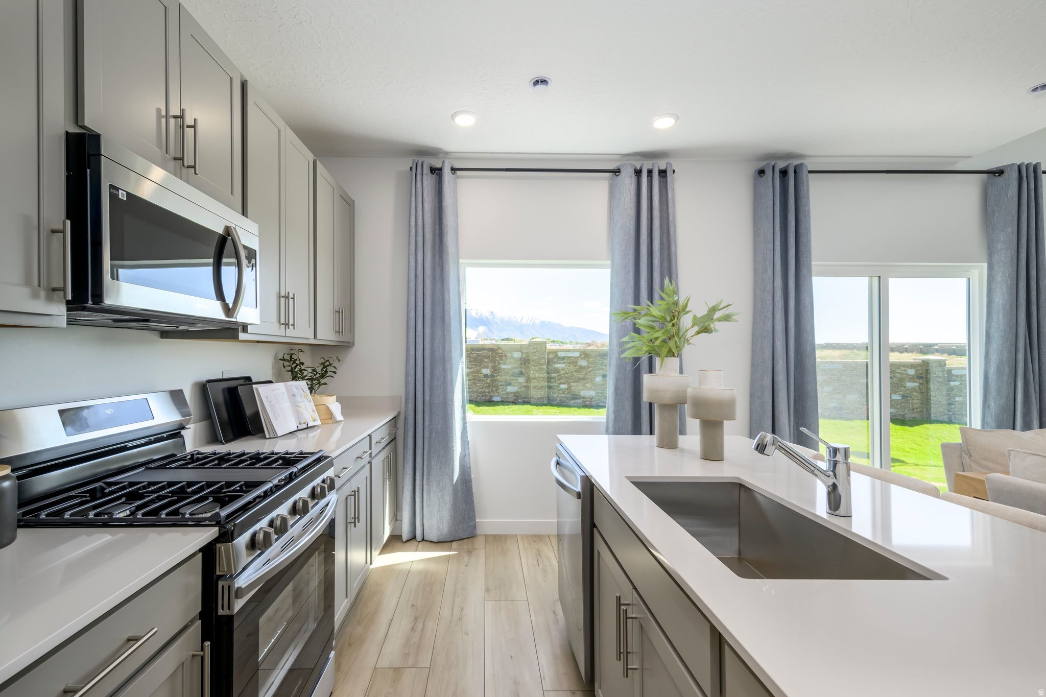 MEADOW CREEK - Residential