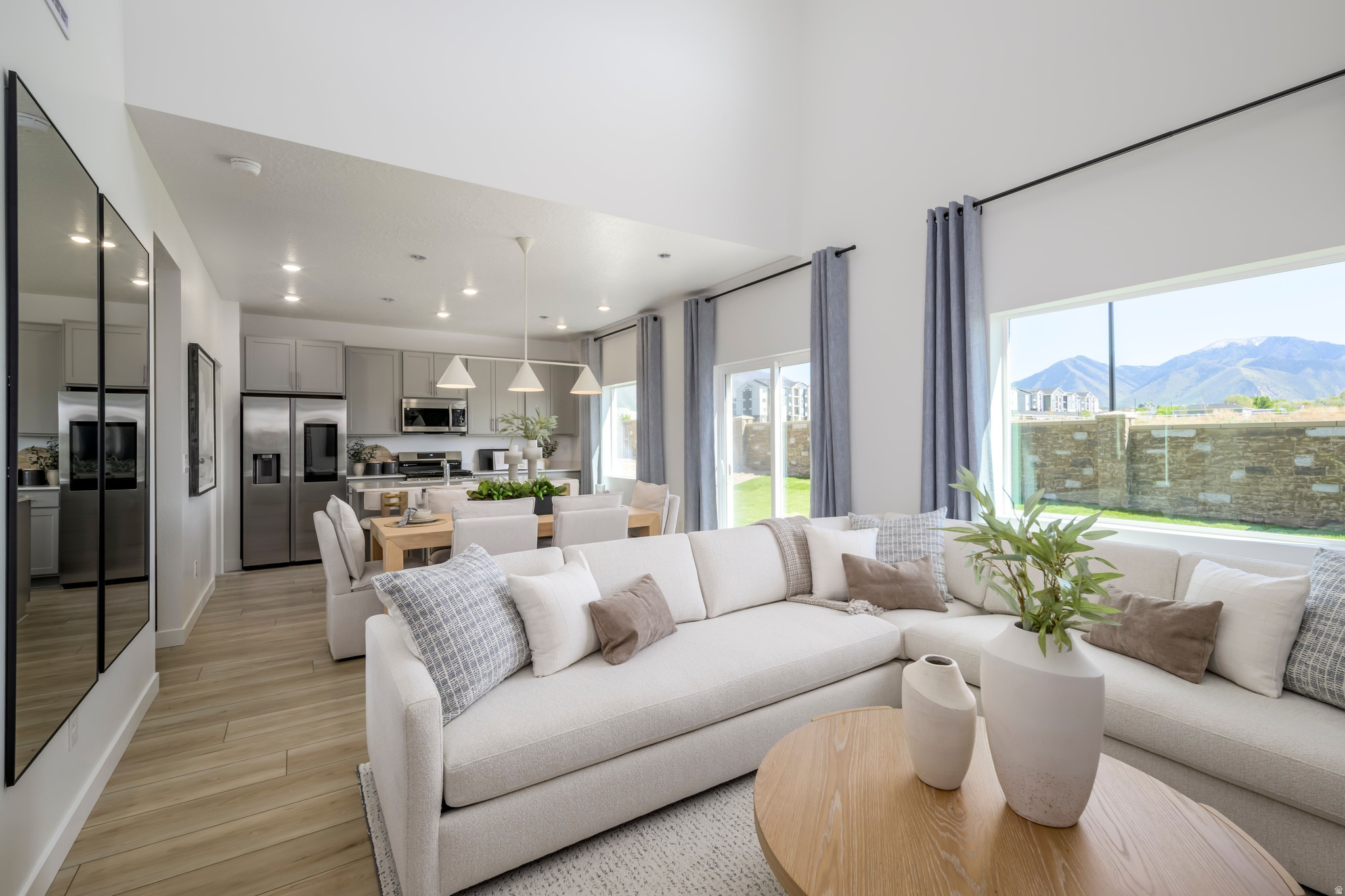 MEADOW CREEK - Residential