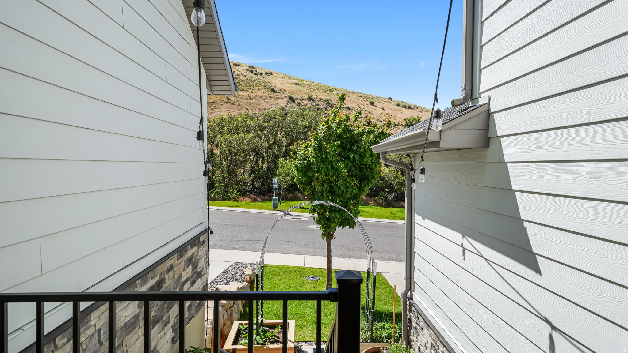 CANYON TRAIL - Residential