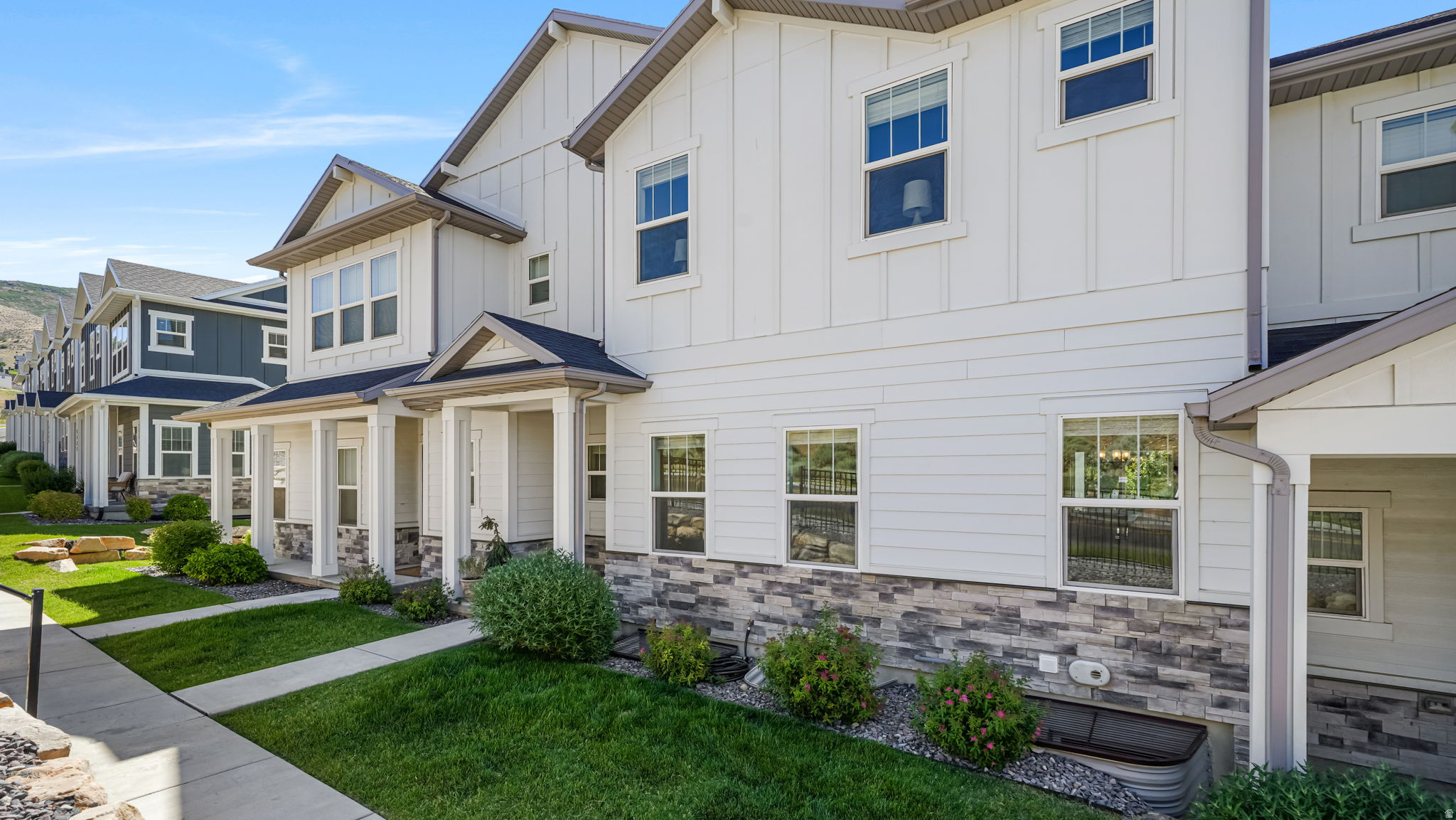 CANYON TRAIL - Residential