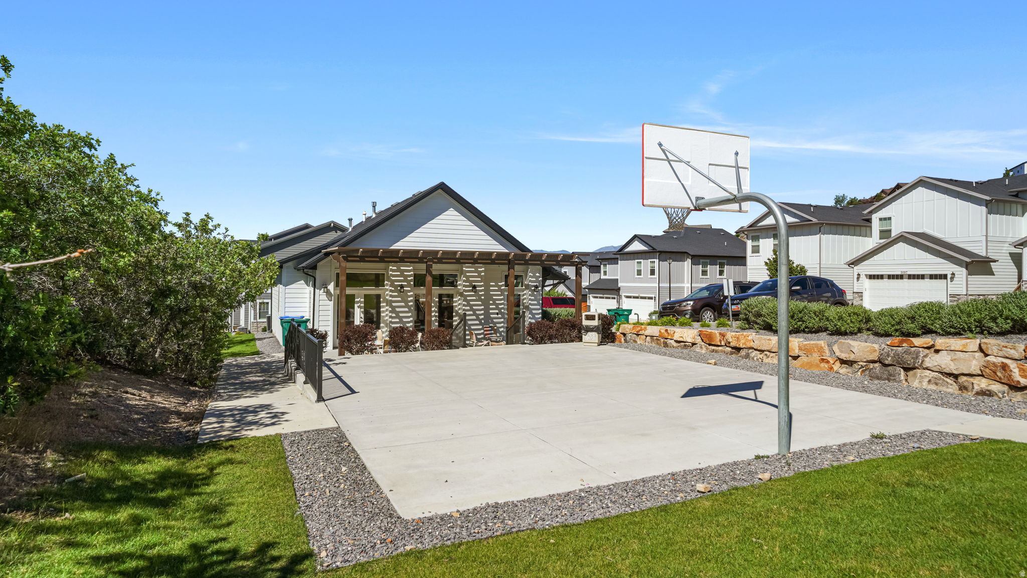 CANYON TRAIL - Residential