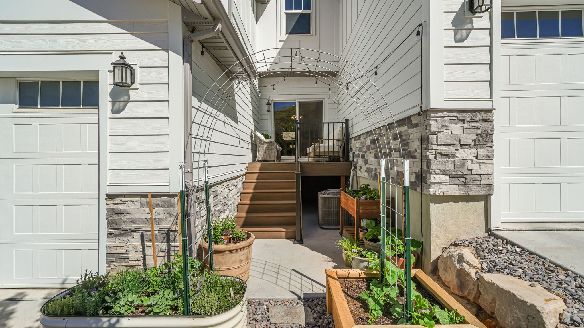 CANYON TRAIL - Residential