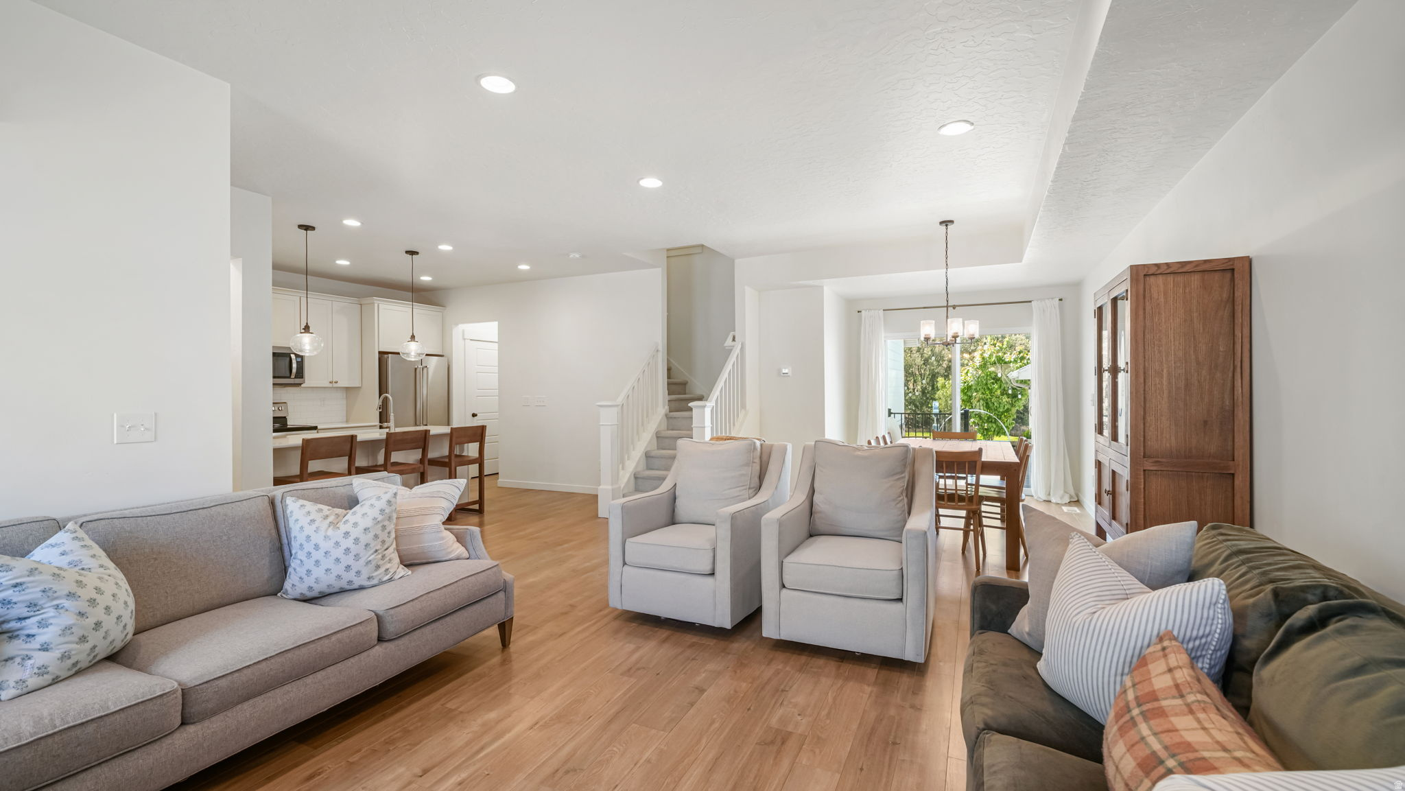 CANYON TRAIL - Residential