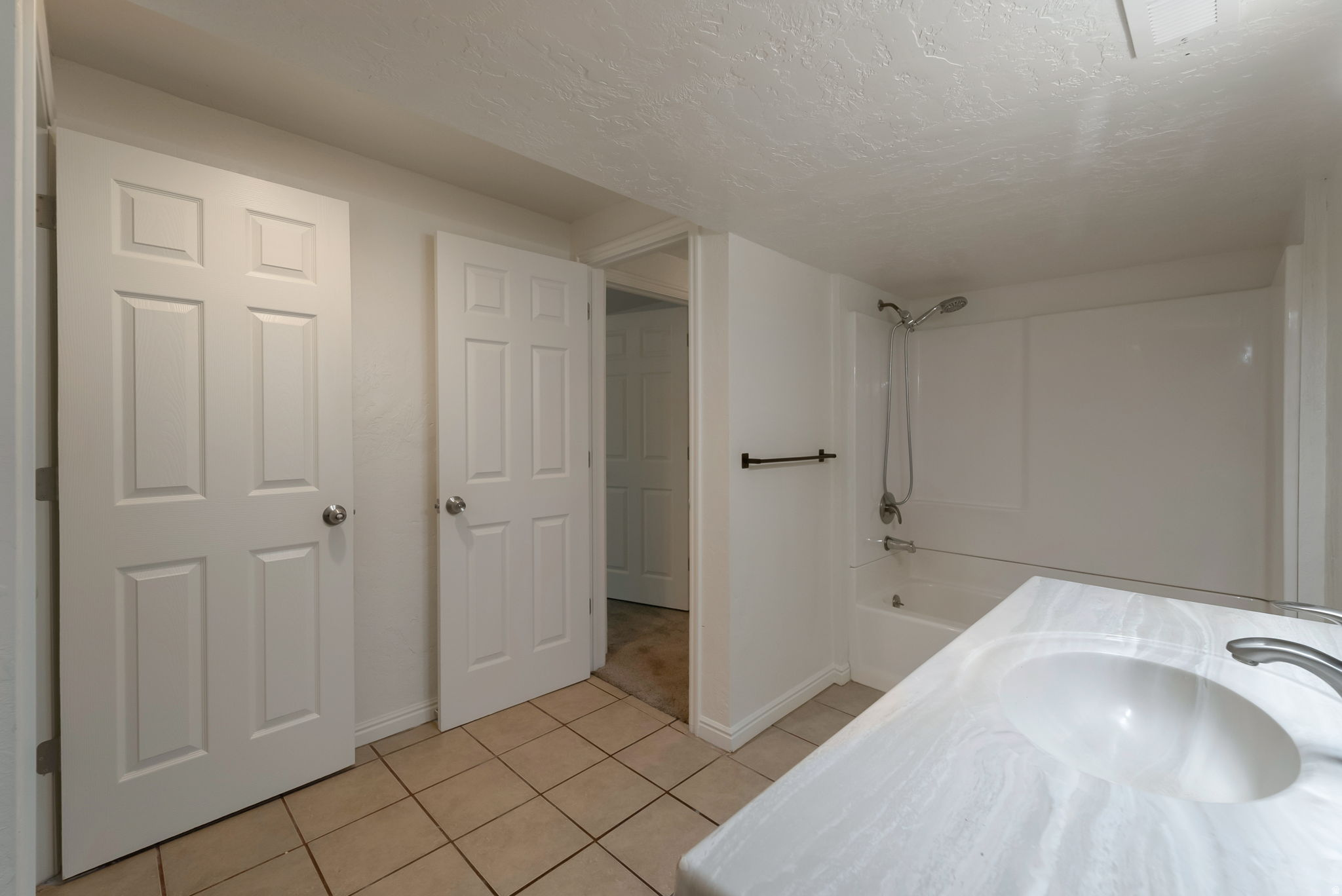 HANKS - Residential