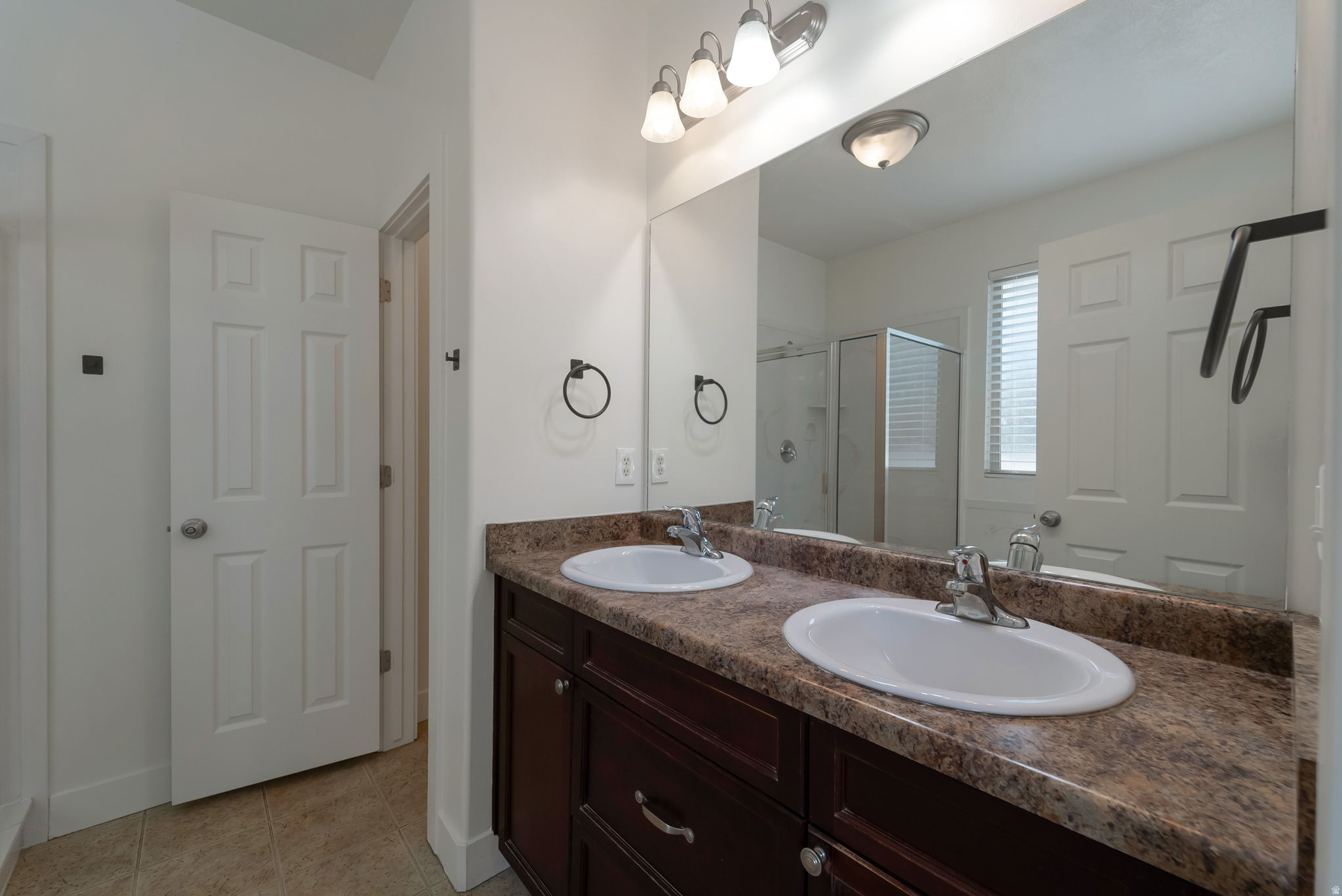 HANKS - Residential