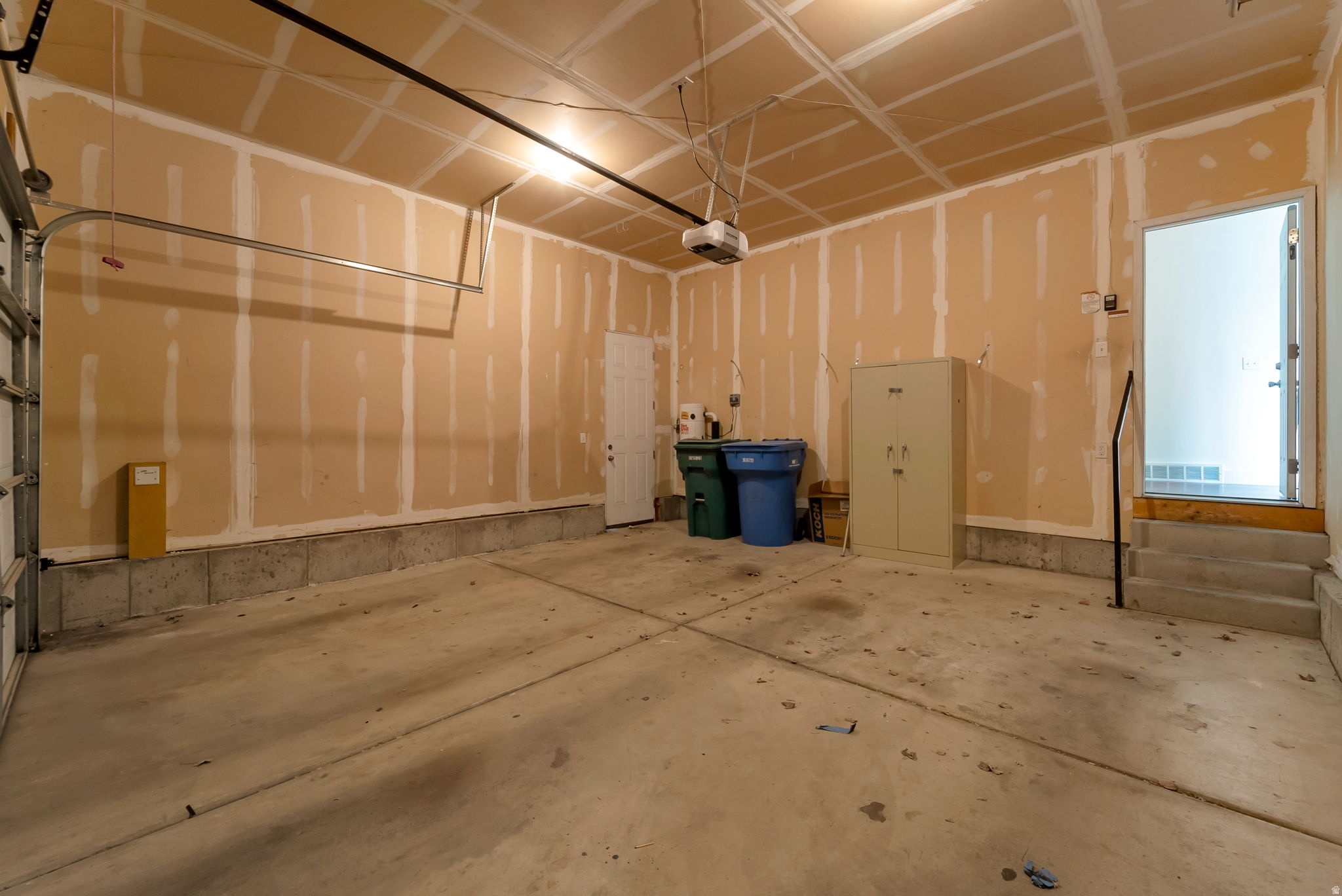 HANKS - Residential
